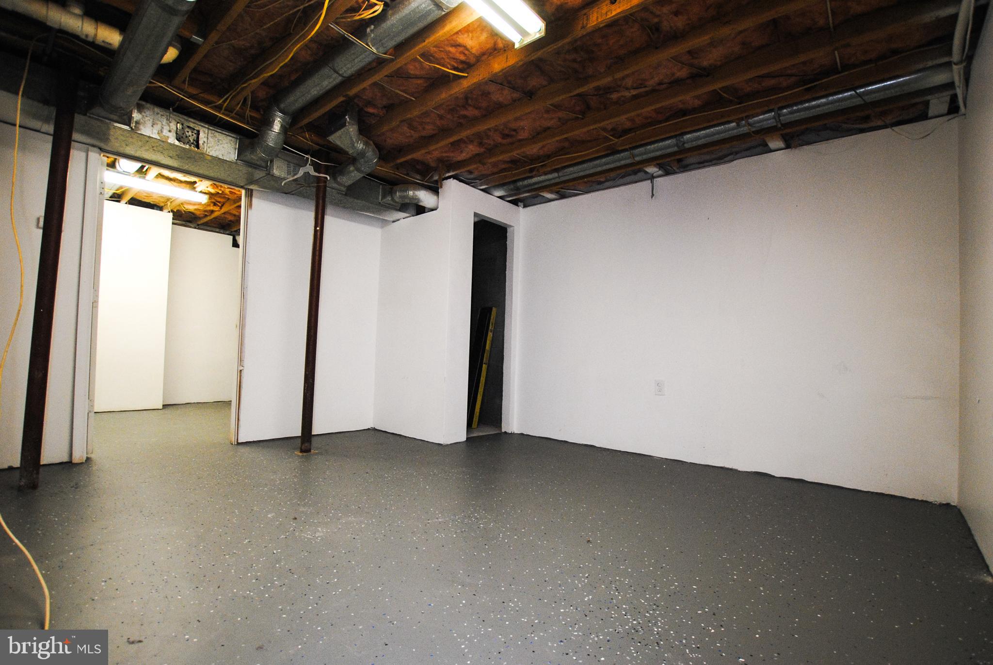 MIDDLE RIVER - Residential