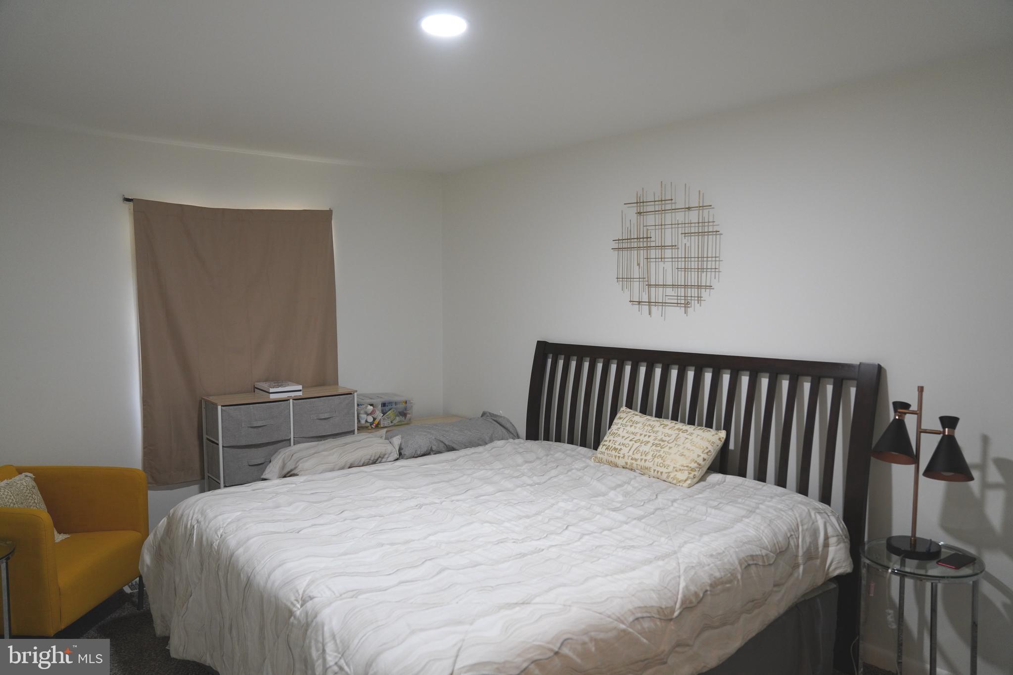 WHISKEY BOTTOM - Residential