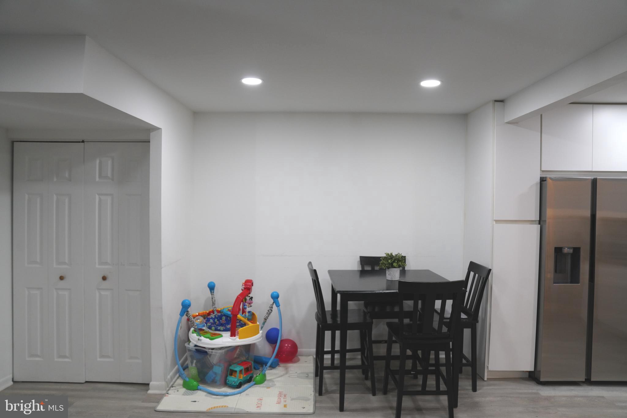 WHISKEY BOTTOM - Residential