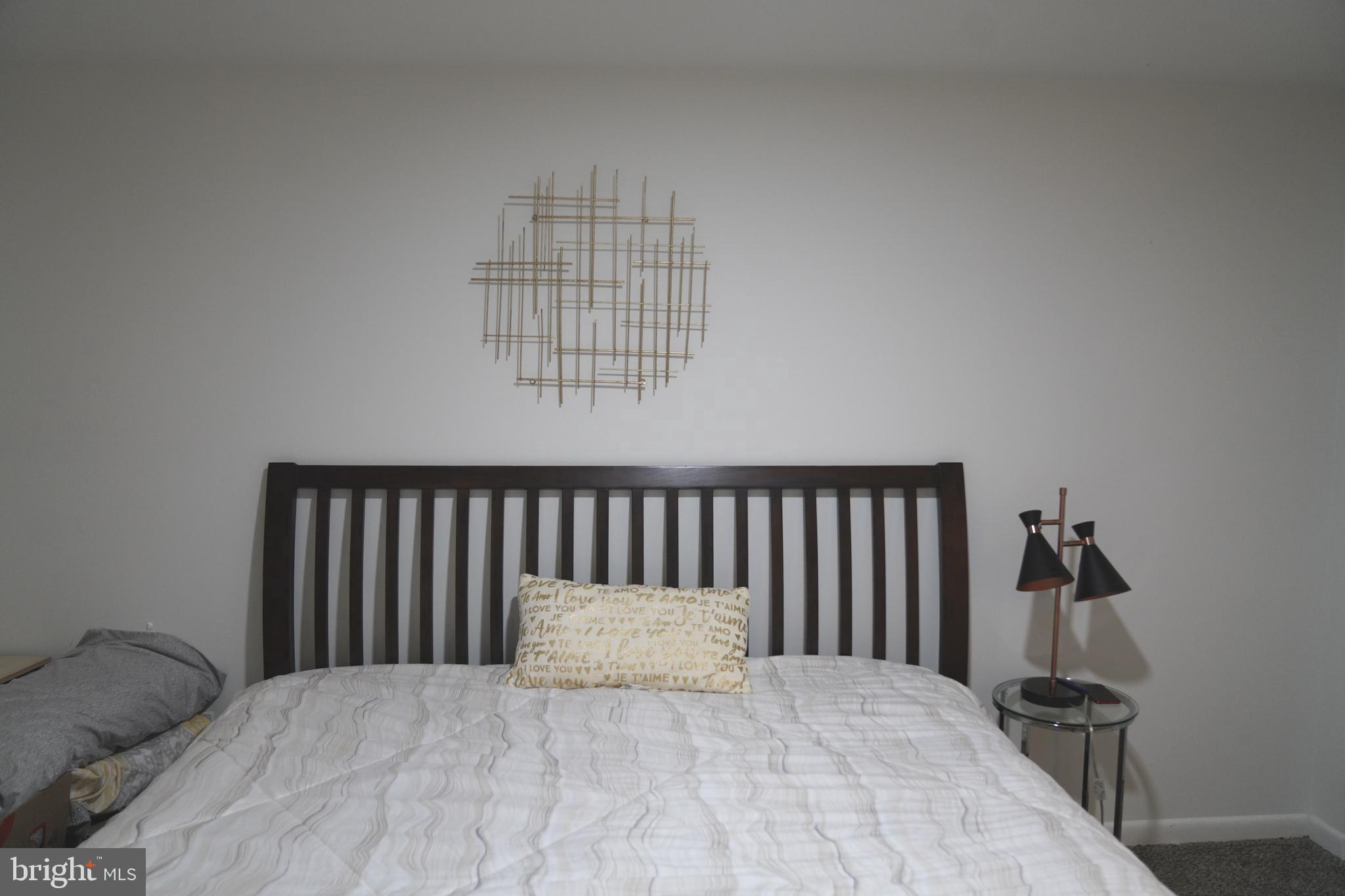 WHISKEY BOTTOM - Residential