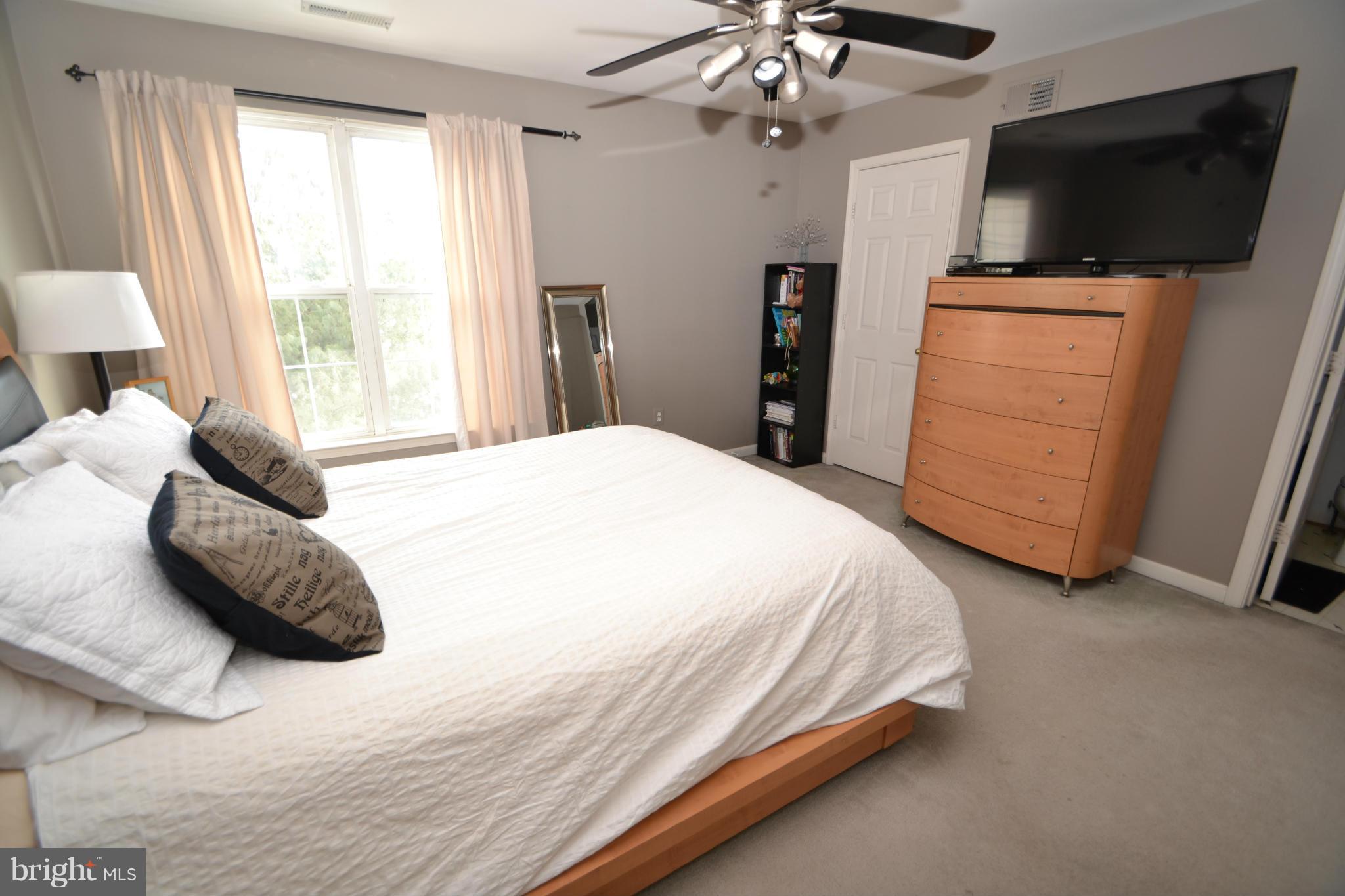 SUBURBIA - Residential