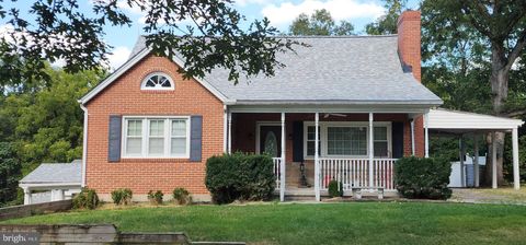 1064 STRASBURG ROAD FRONT ROYAL VA 22630