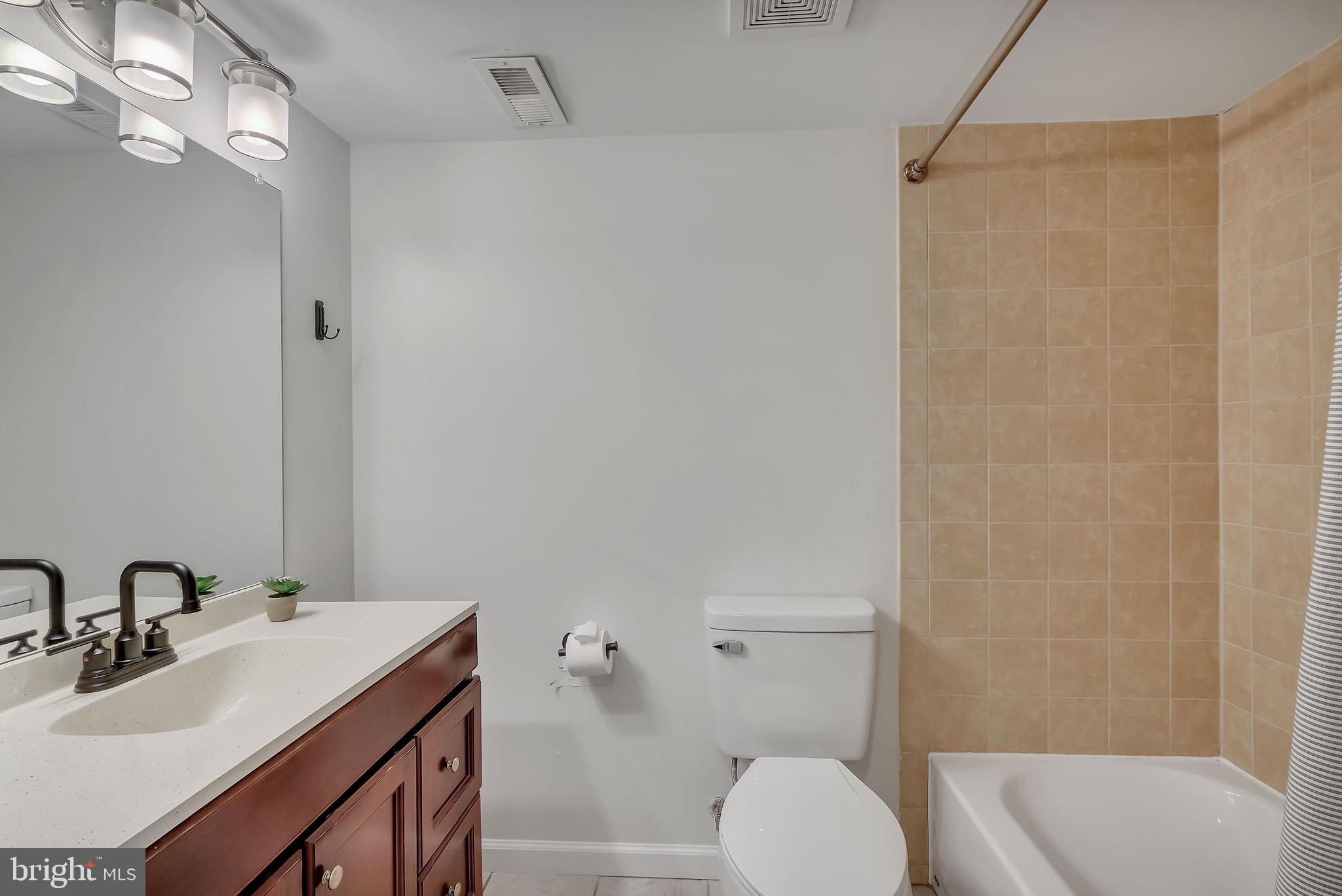 MEMORIAL HEIGHTS - Residential Lease