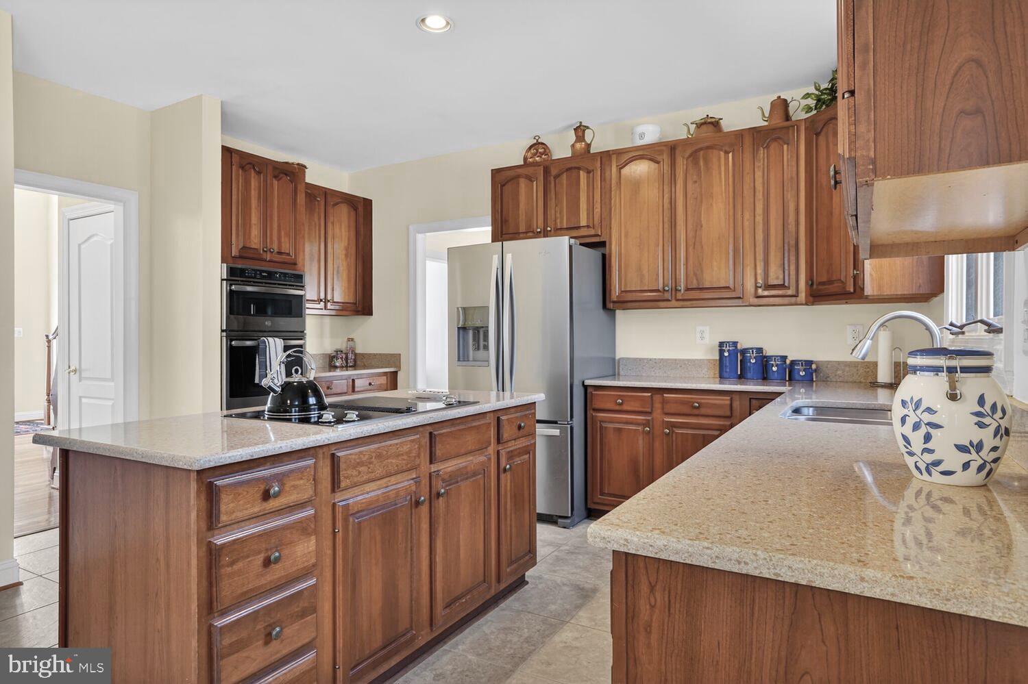 OAKTON GROVE - Residential