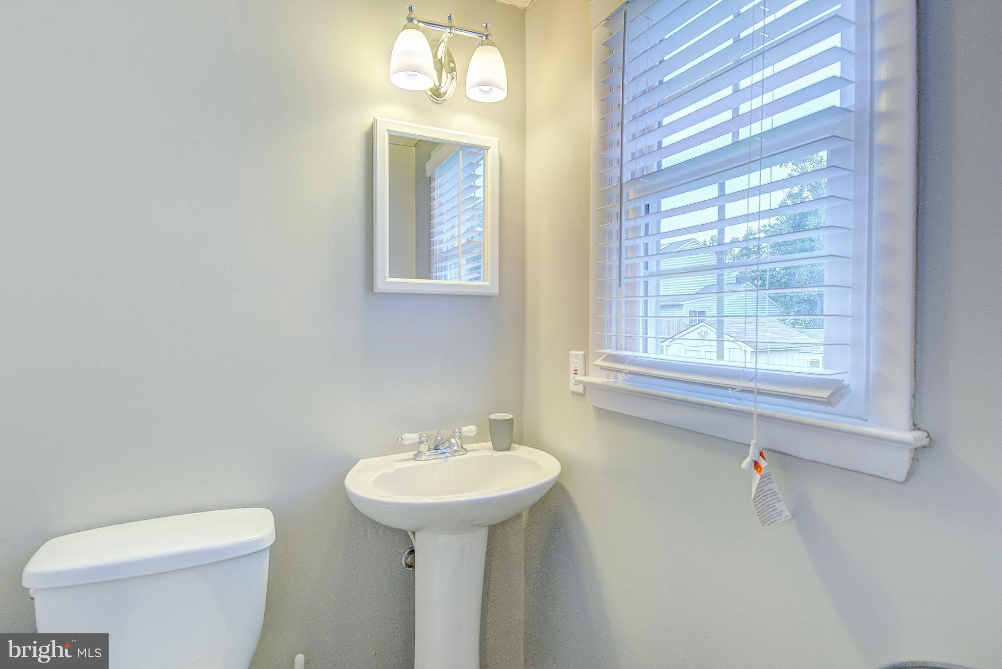 WOODLAND BEACH - Residential