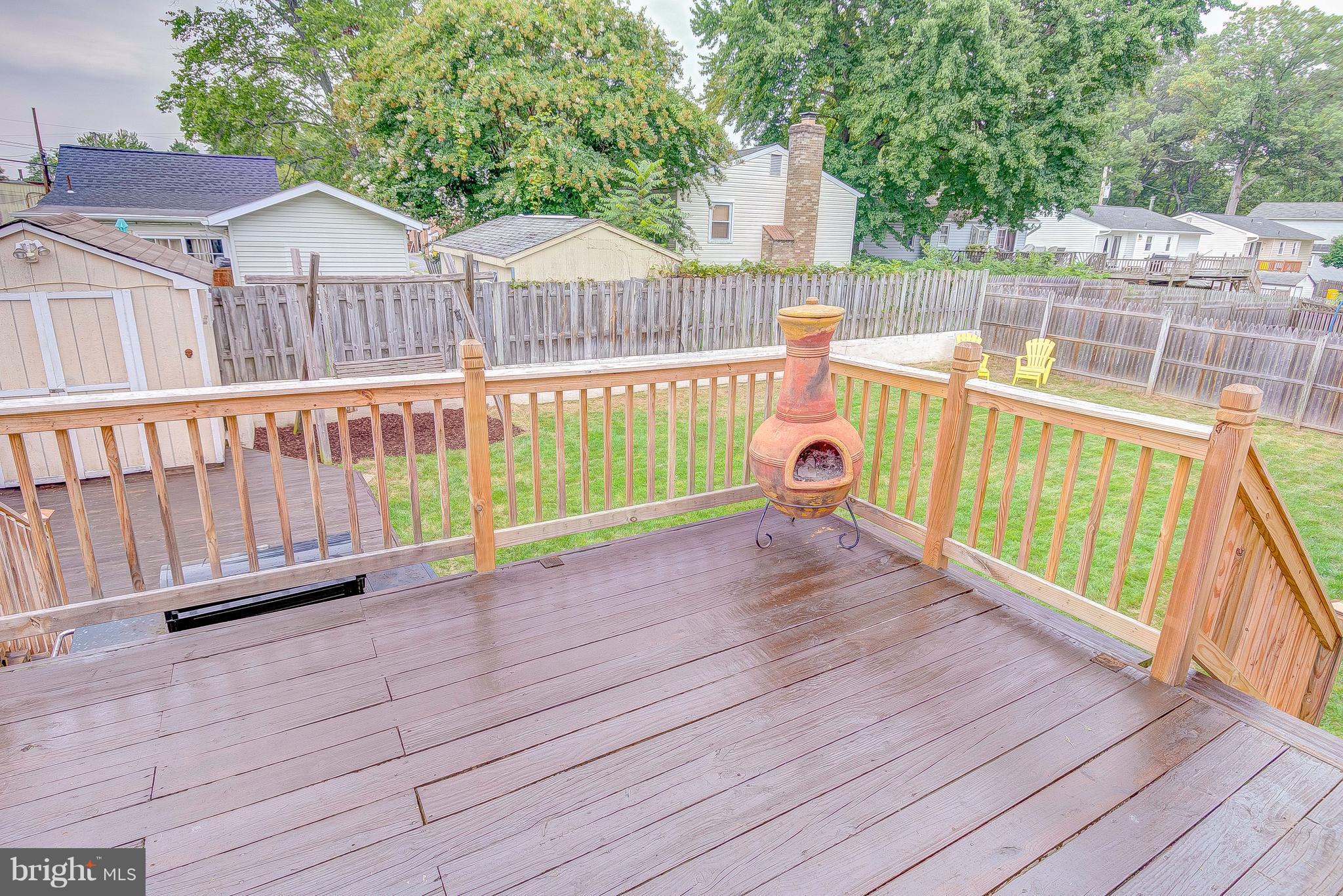 WOODLAND BEACH - Residential