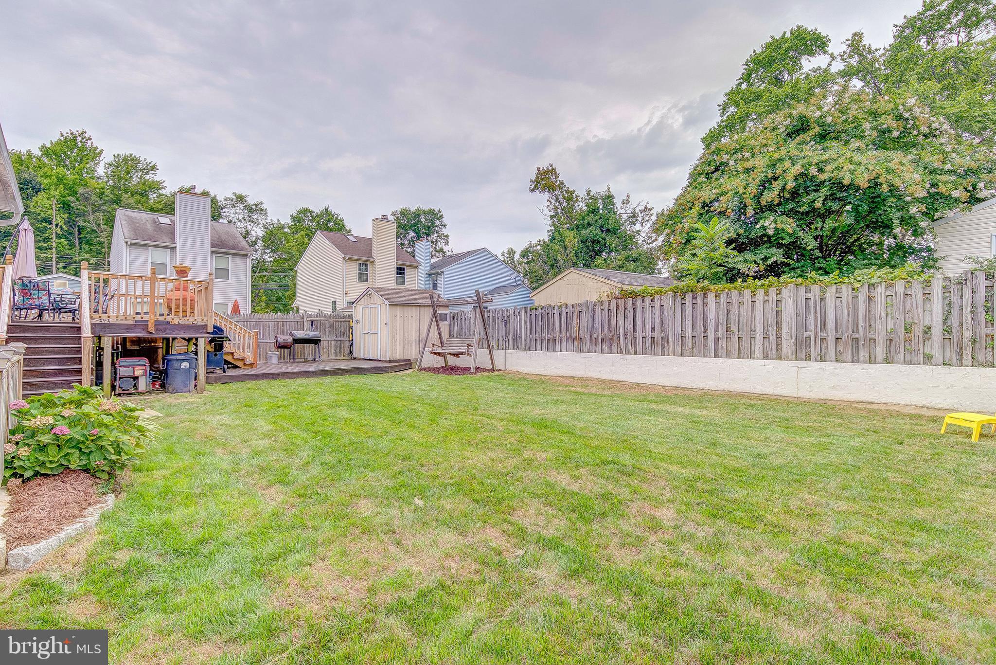 WOODLAND BEACH - Residential