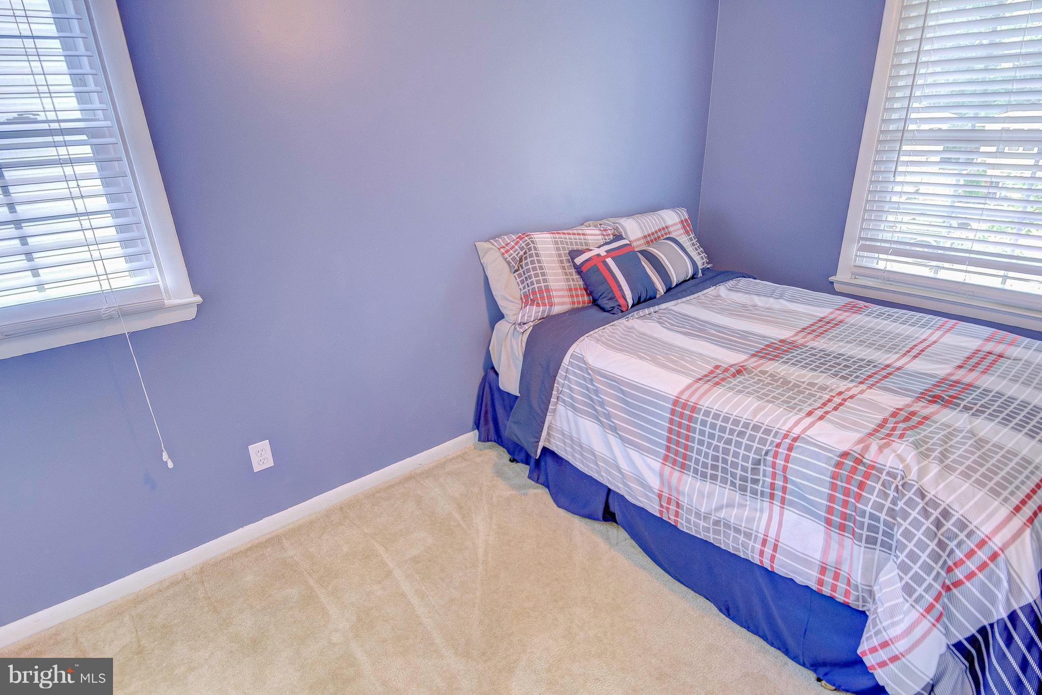 WOODLAND BEACH - Residential