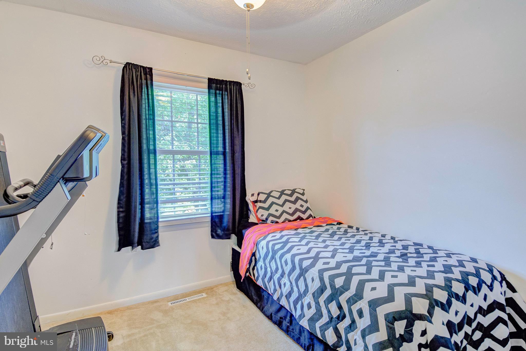 WOODLAND BEACH - Residential