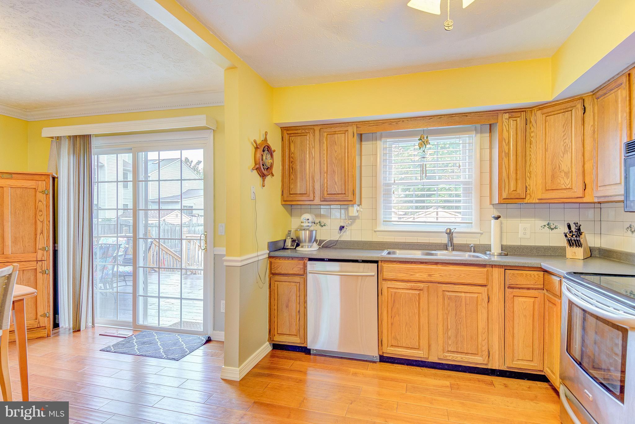 WOODLAND BEACH - Residential