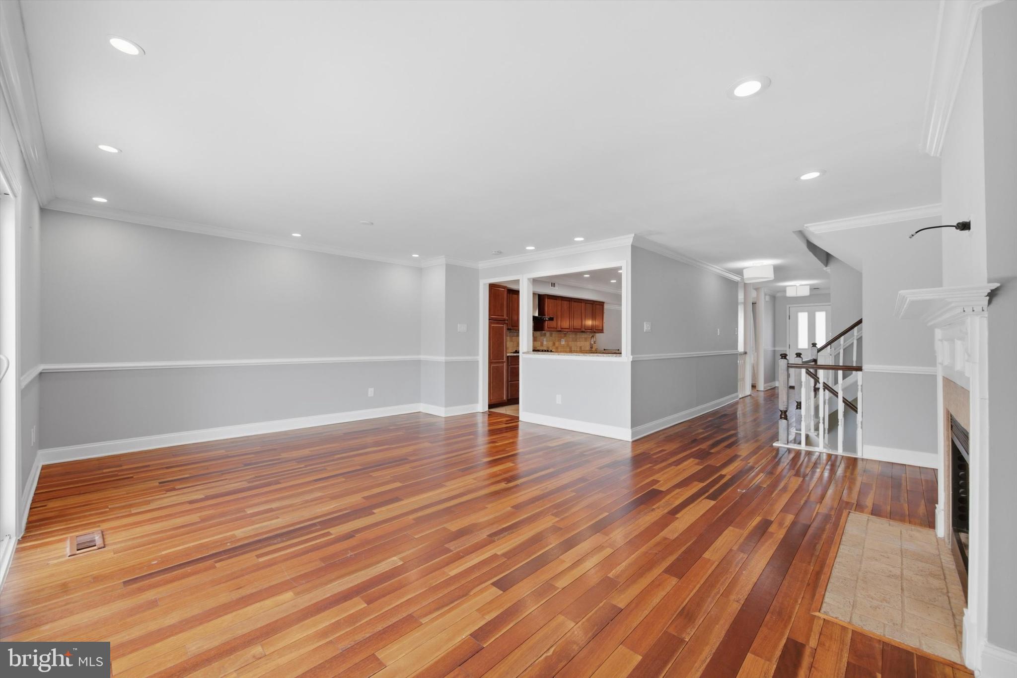 CHESTERBROOK/MAIN - Residential