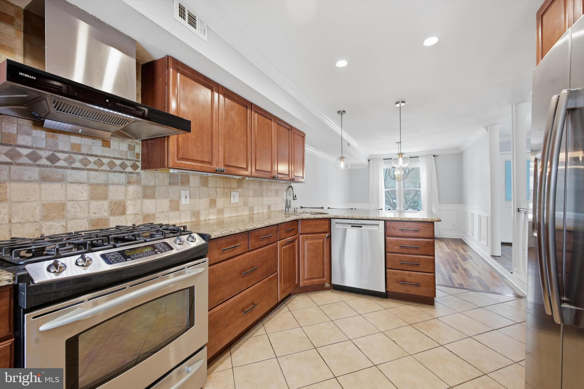 CHESTERBROOK/MAIN - Residential