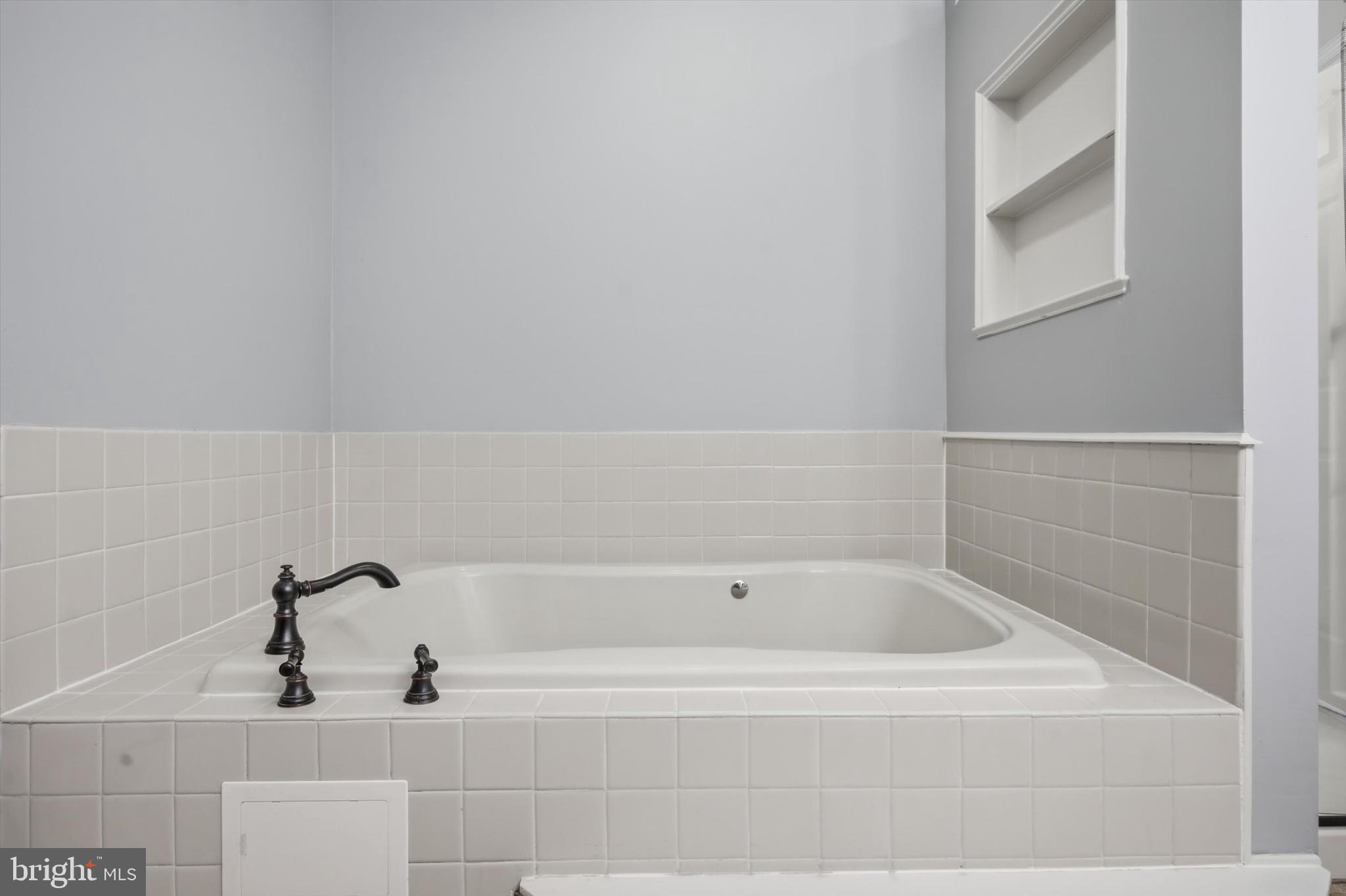 CHESTERBROOK/MAIN - Residential