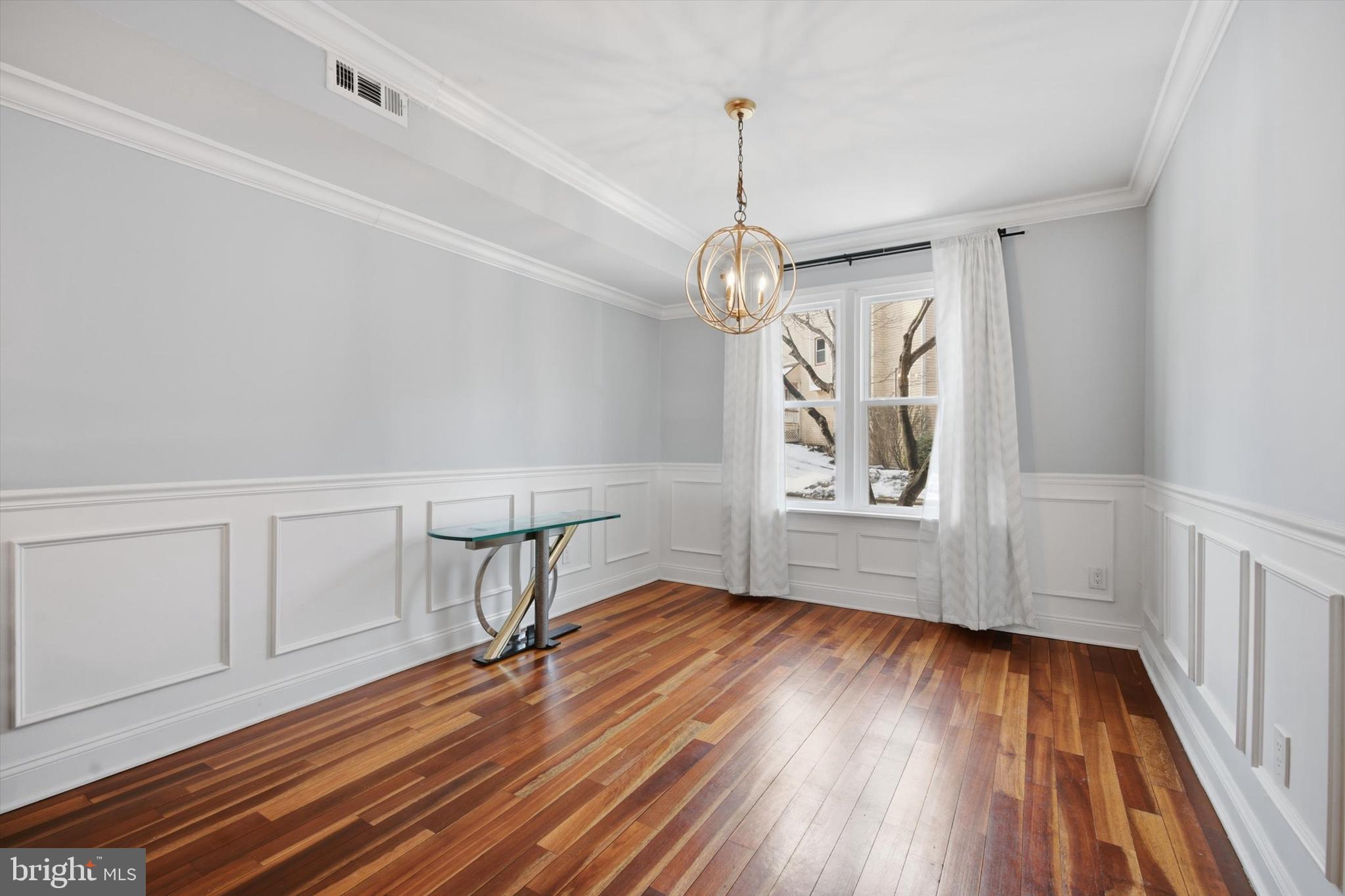 CHESTERBROOK/MAIN - Residential