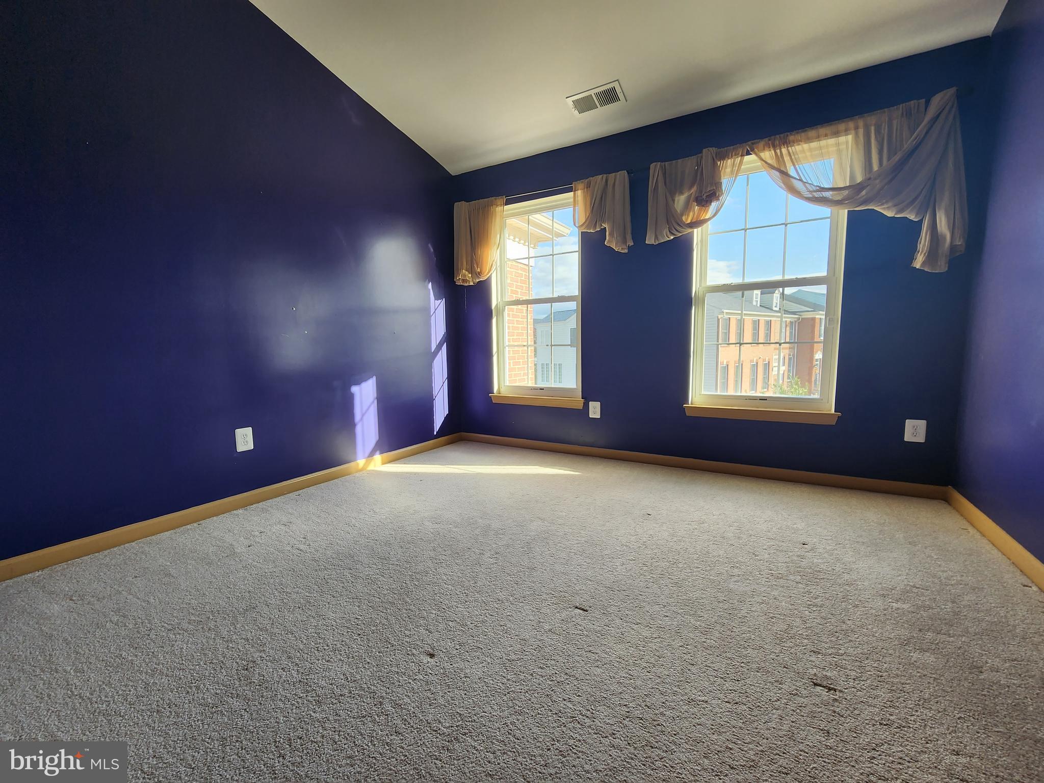 SOUTH RIDING - Residential Lease