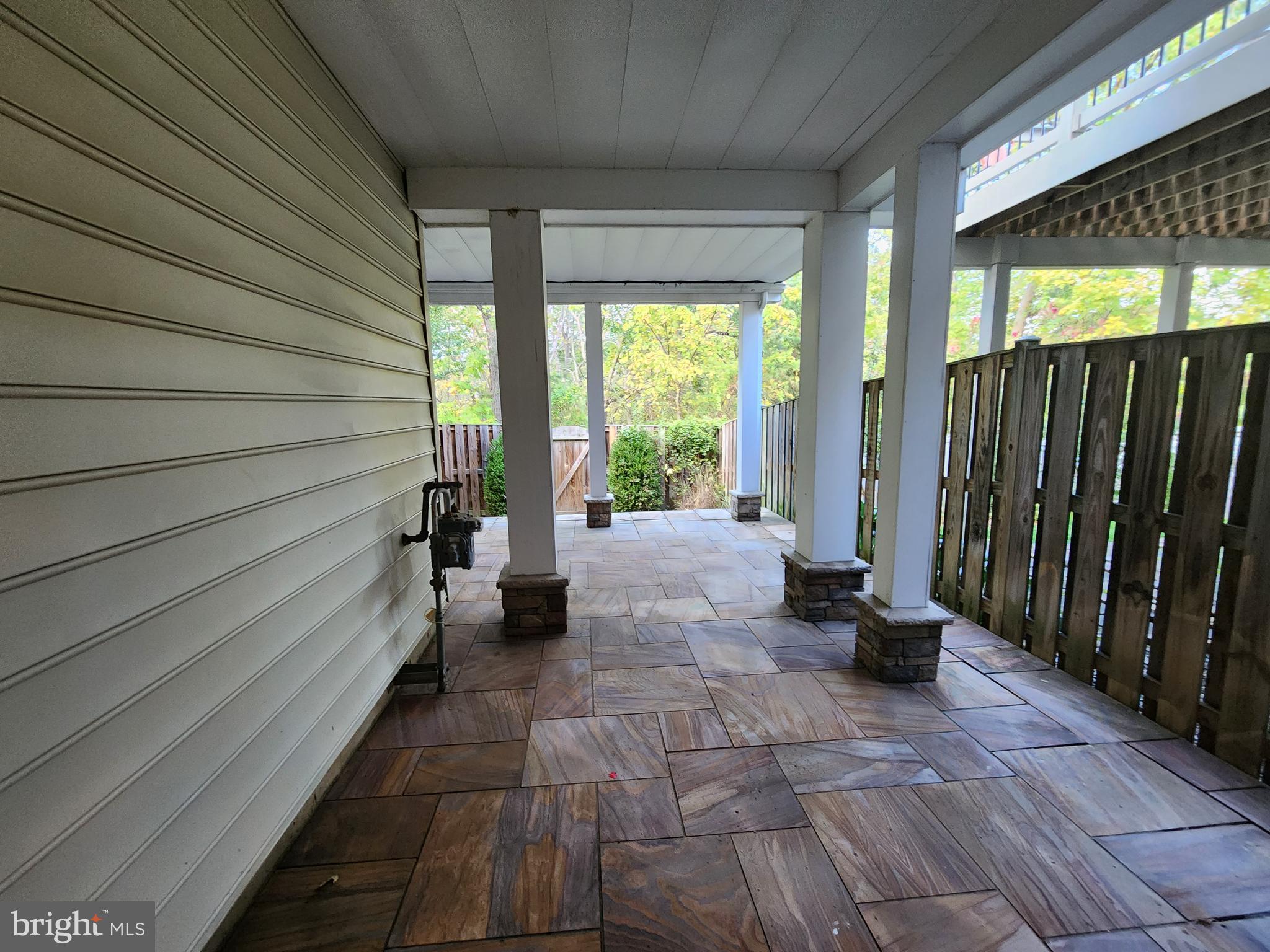 SOUTH RIDING - Residential Lease