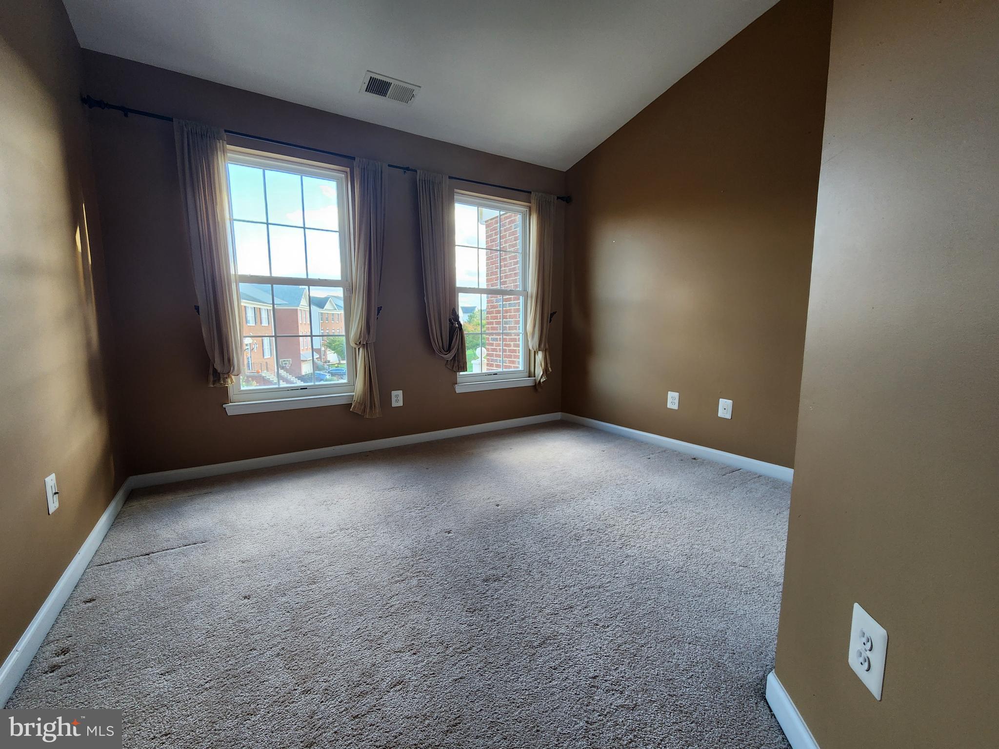 SOUTH RIDING - Residential Lease