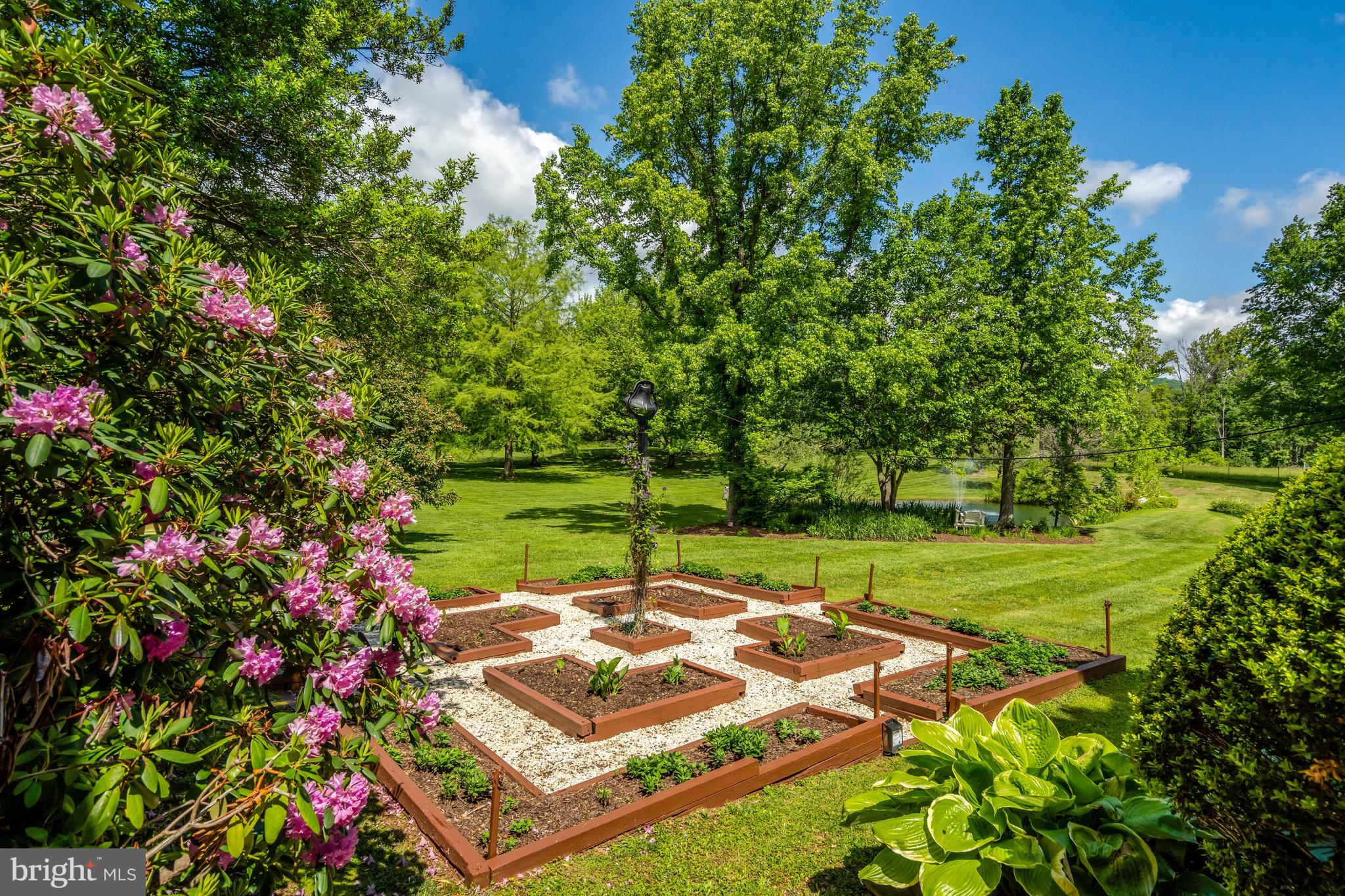 EVERGREEN FARM - Residential
