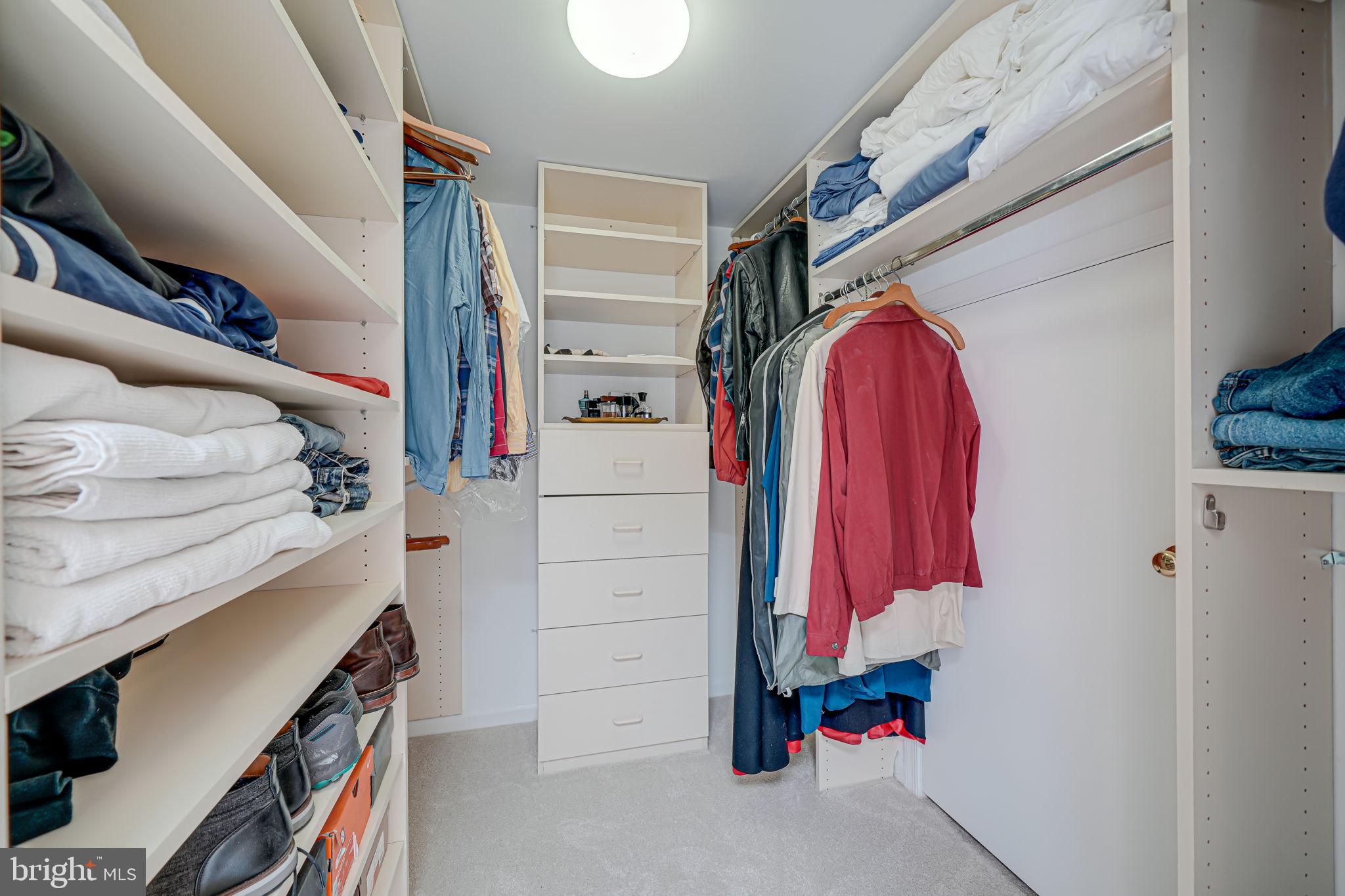 LYONGATE - Residential