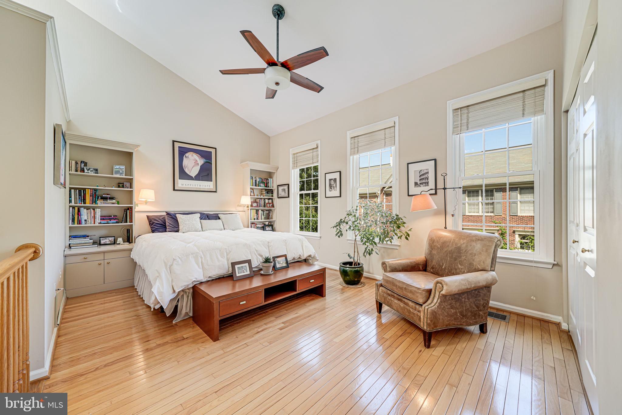 LYONGATE - Residential