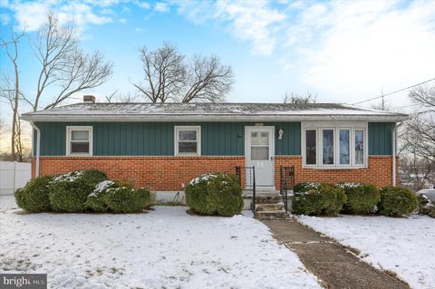 2337 THORNTON ROAD HARRISBURG PA 17109