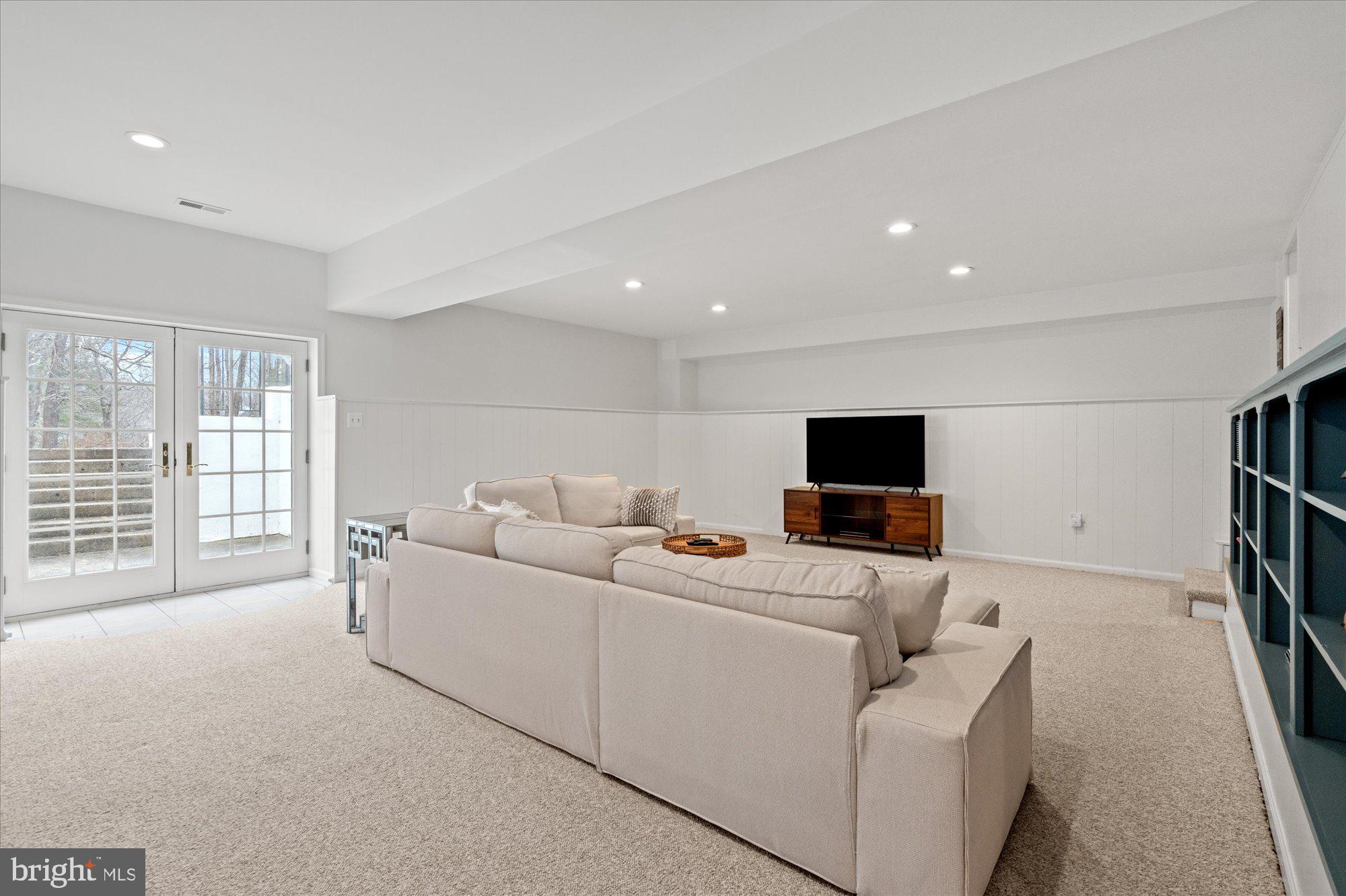 FARMLANDS - Residential