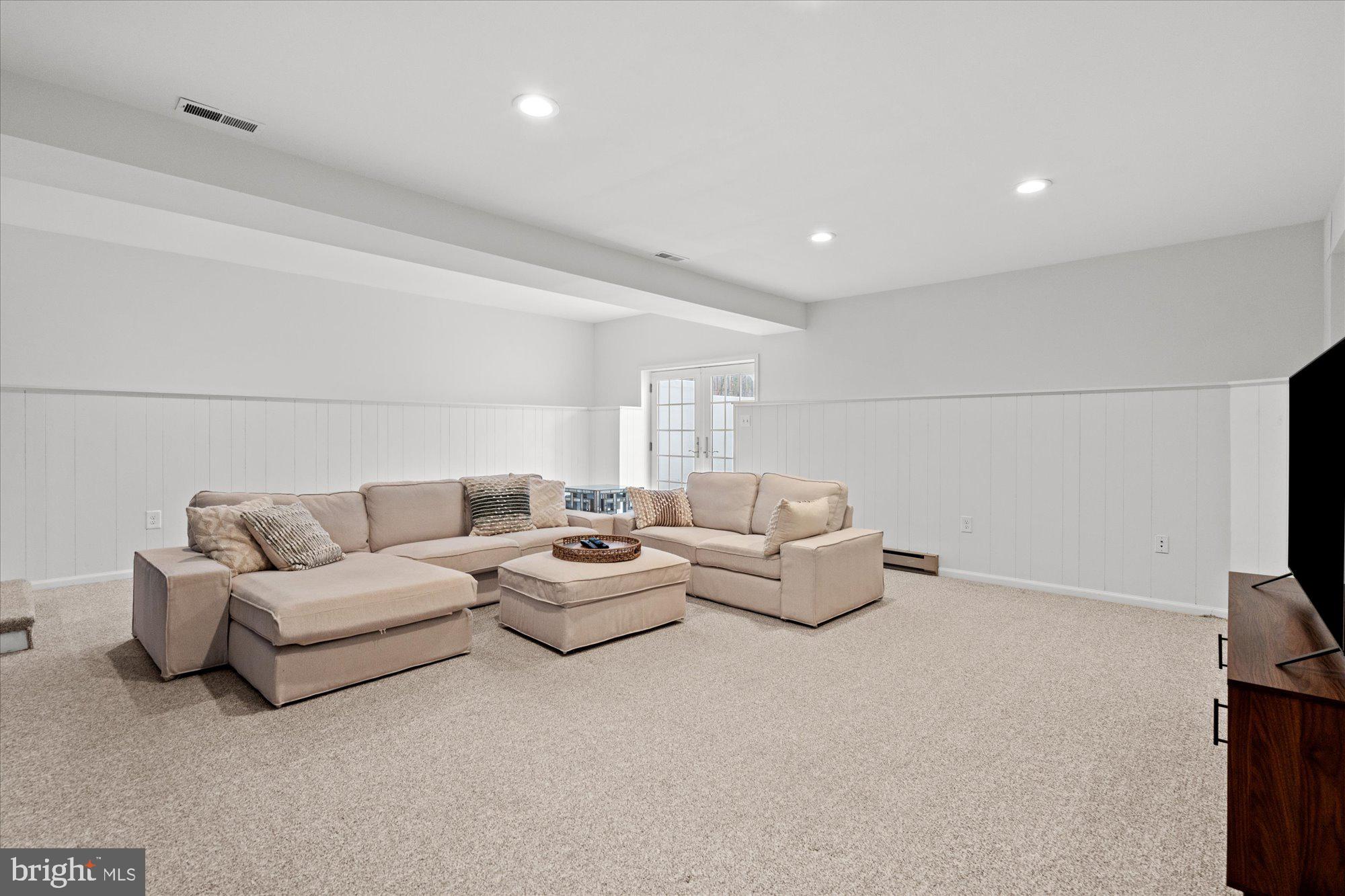 FARMLANDS - Residential