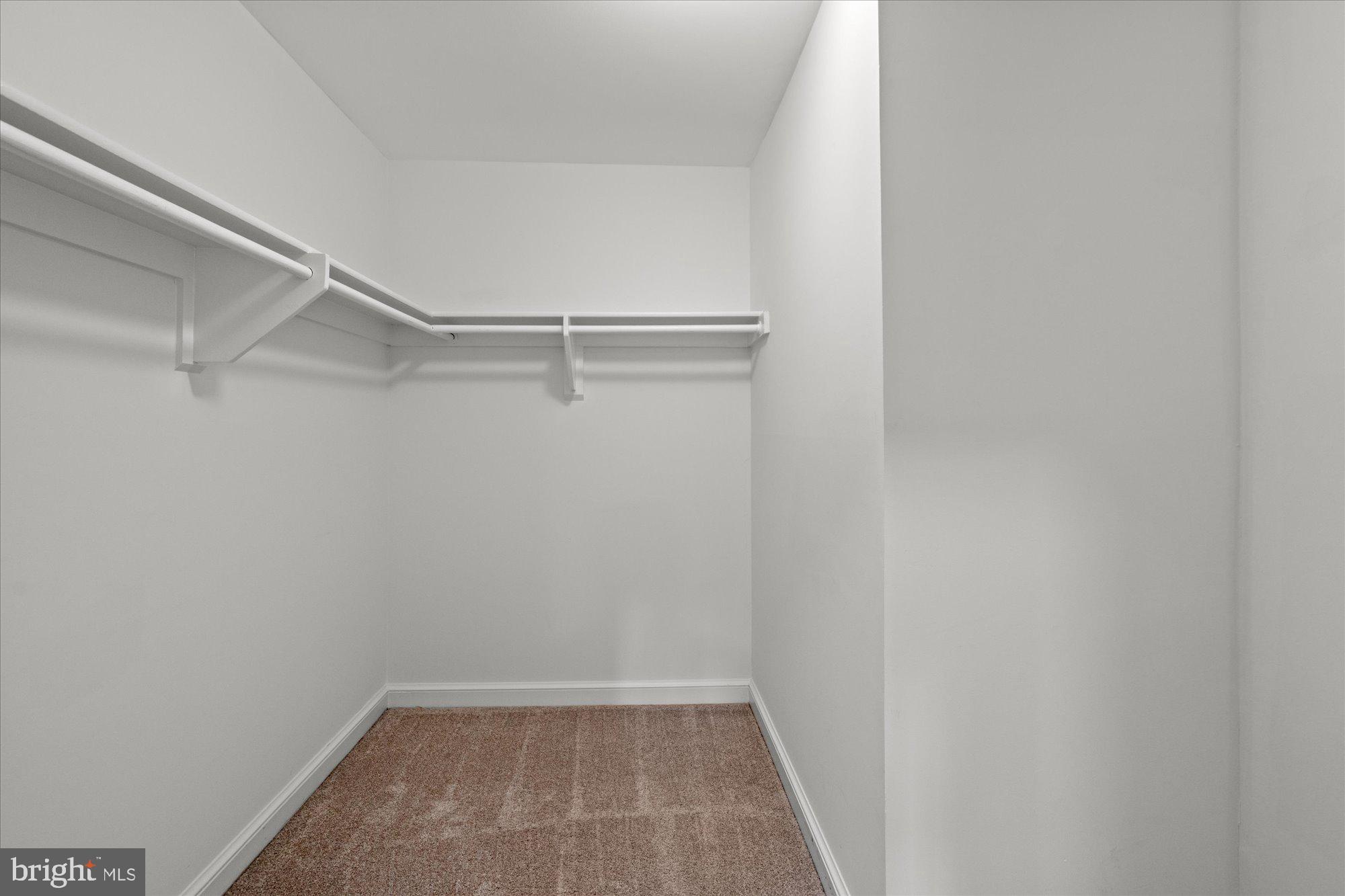 FARMLANDS - Residential