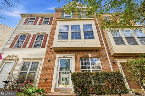 Townhouse For Sale - 2428 Corn Crib Court<br/> Fairfax County, HERNDON, VA 20171