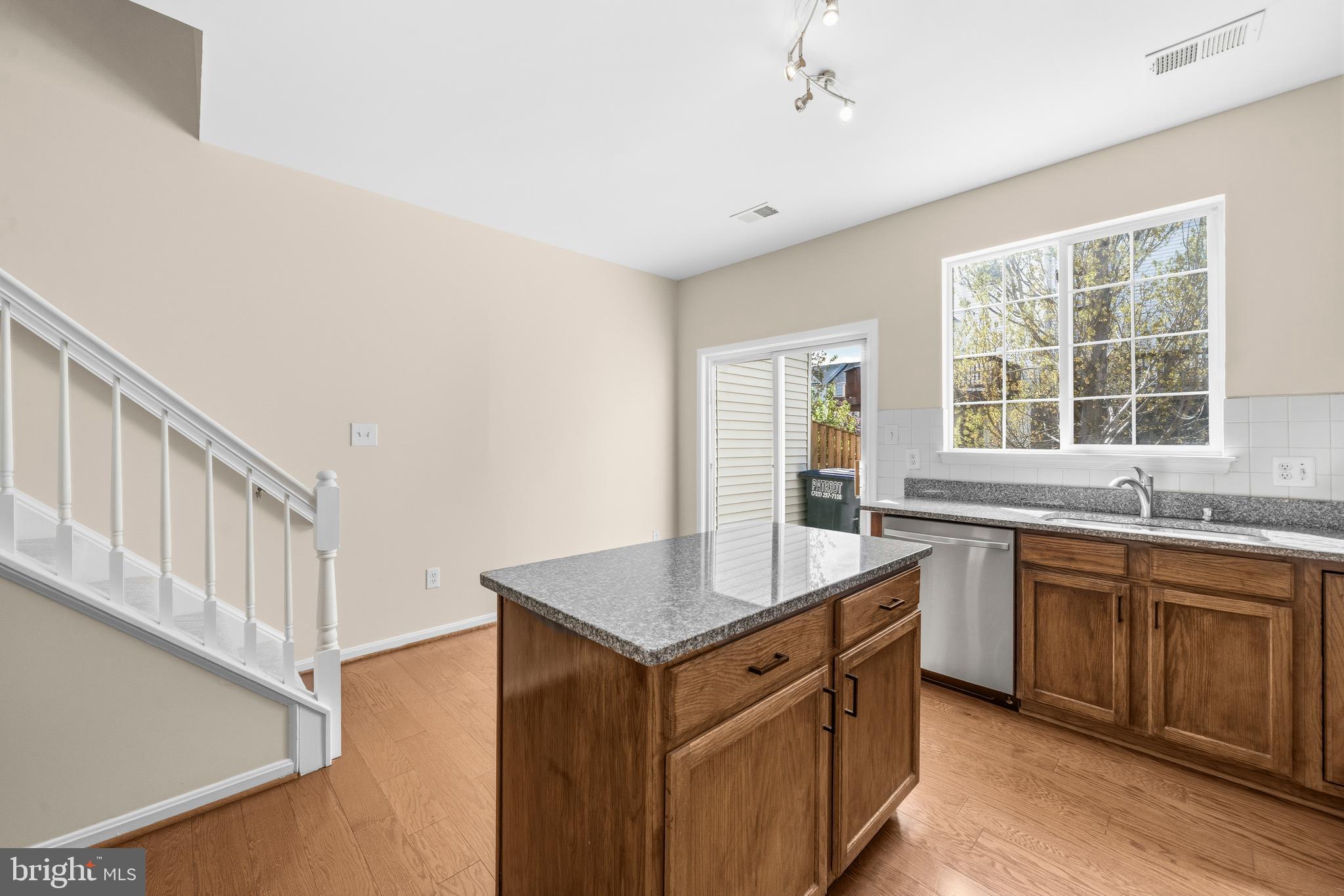 MCNAIR FARMS LANDBAY - Residential