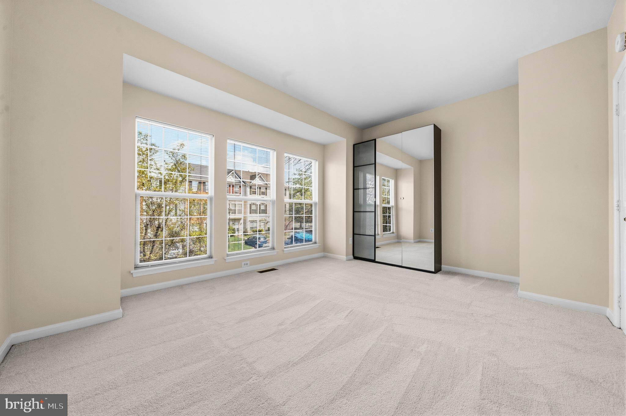 MCNAIR FARMS LANDBAY - Residential