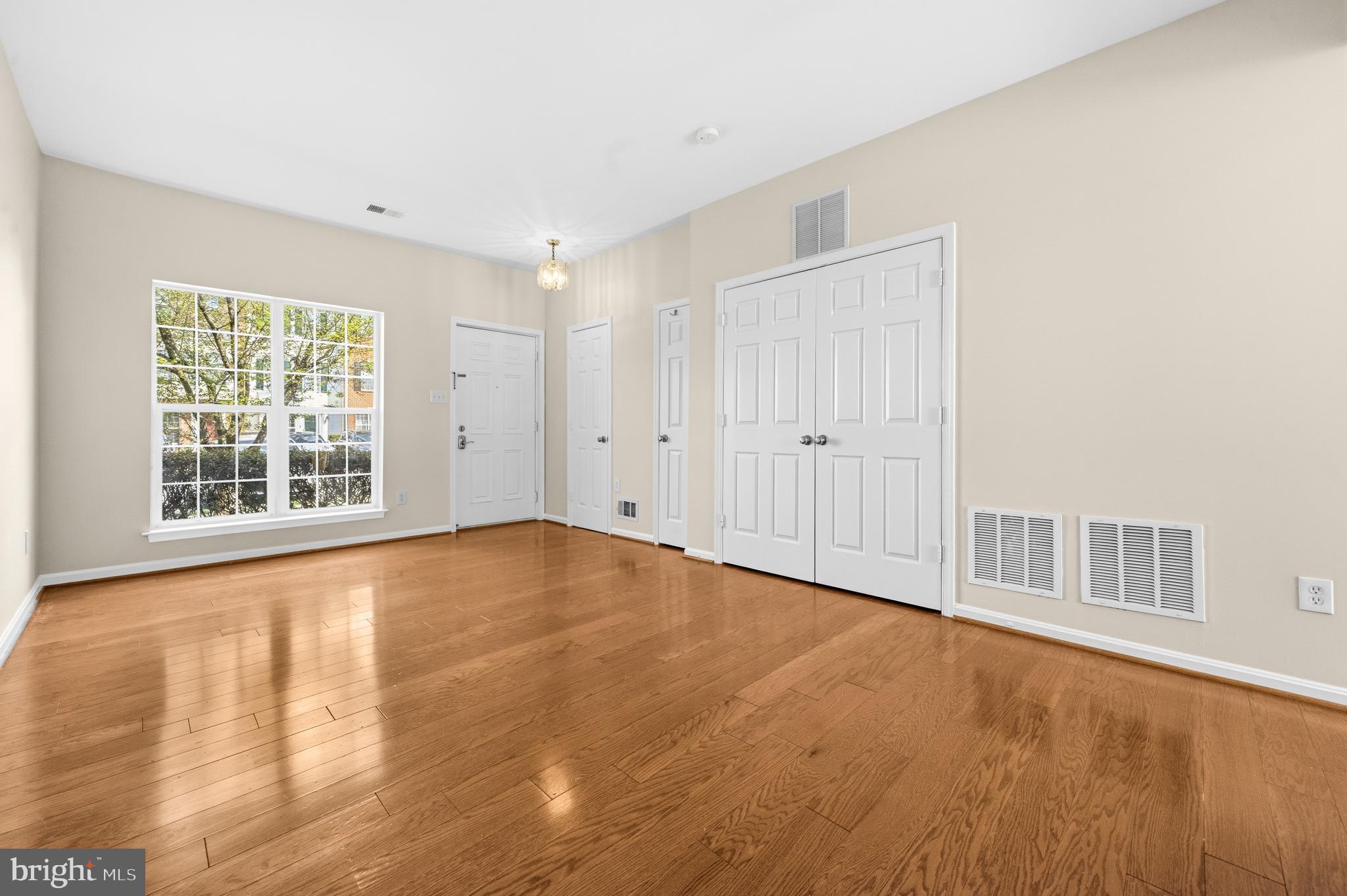 MCNAIR FARMS LANDBAY - Residential