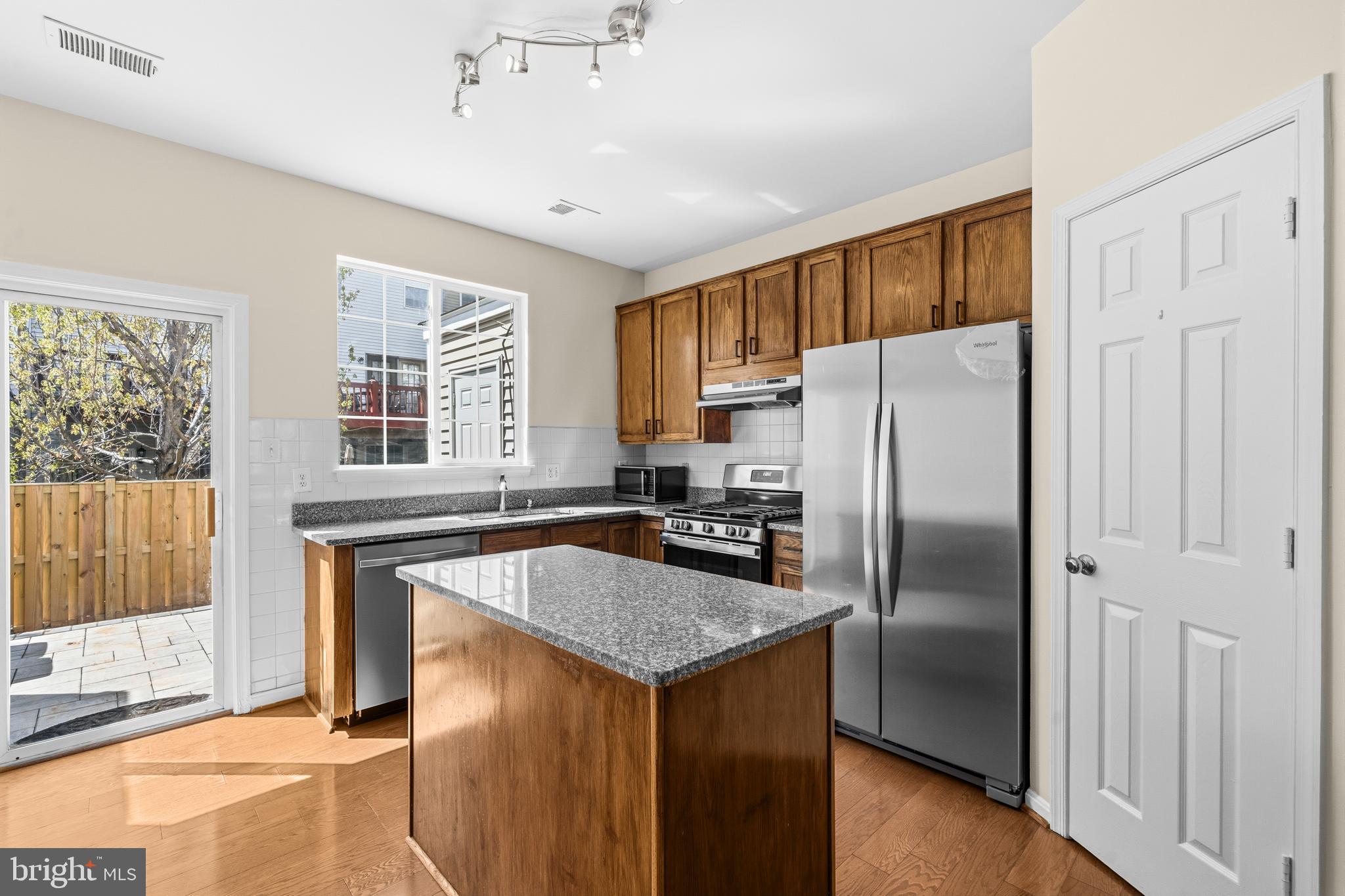 MCNAIR FARMS LANDBAY - Residential