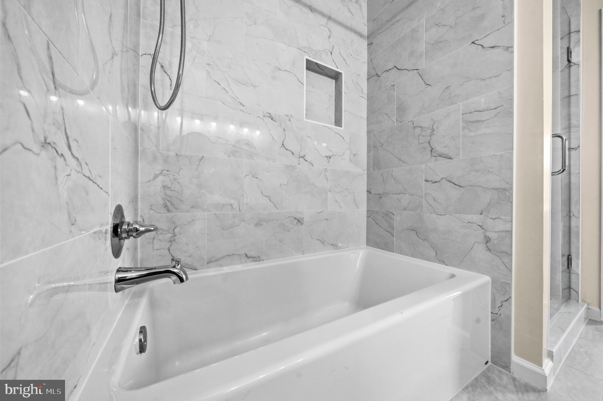 MCNAIR FARMS LANDBAY - Residential