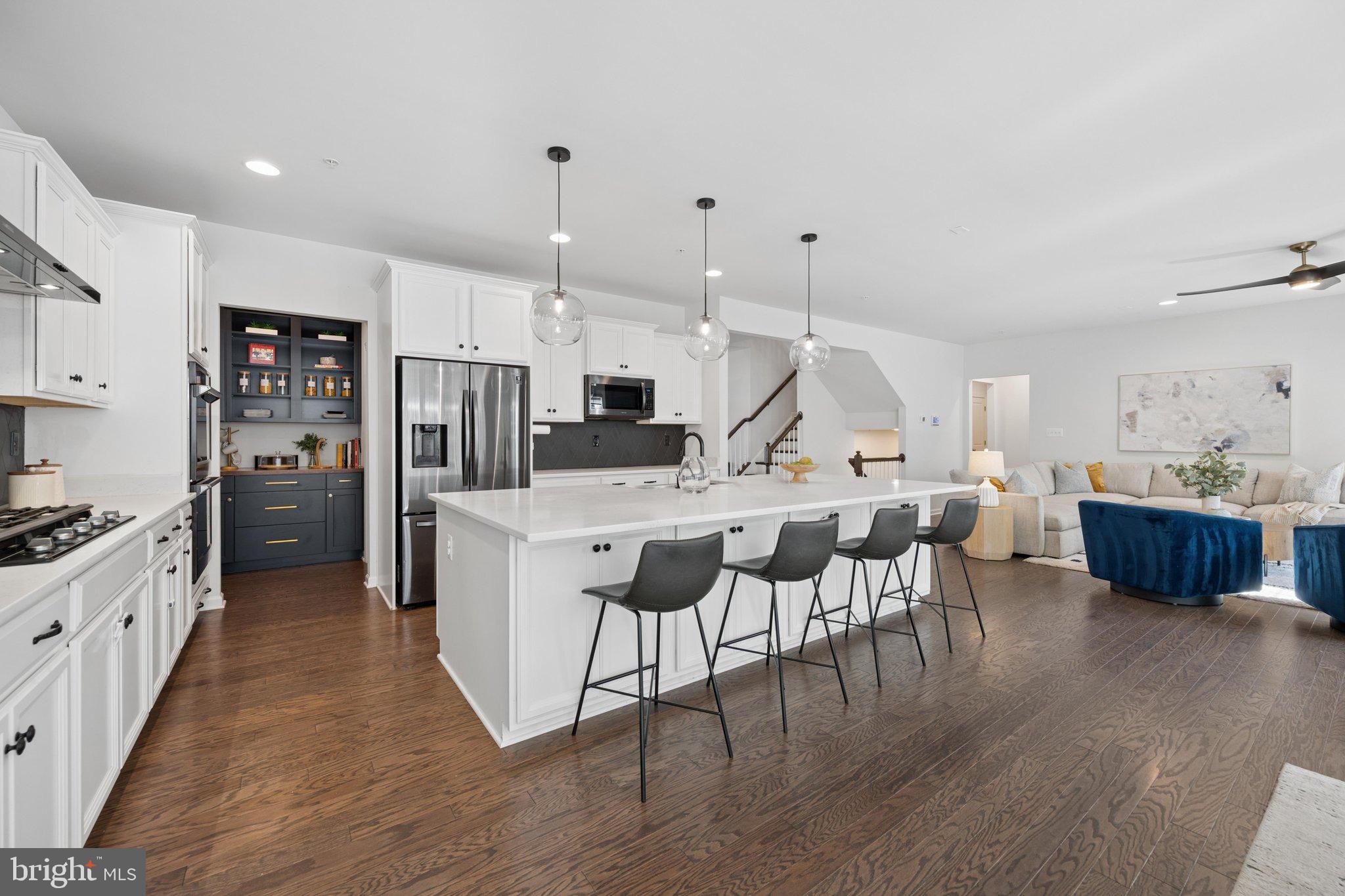 5817 SAVANNAH DRIVE