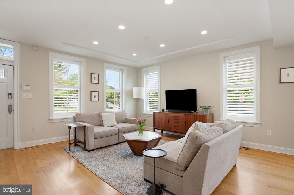 Photo of 3500 T Street NW, WASHINGTON, DC 20007 (MLS # DCDC2256068)