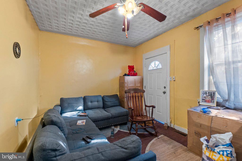 HOLLINS MARKET - Residential Income