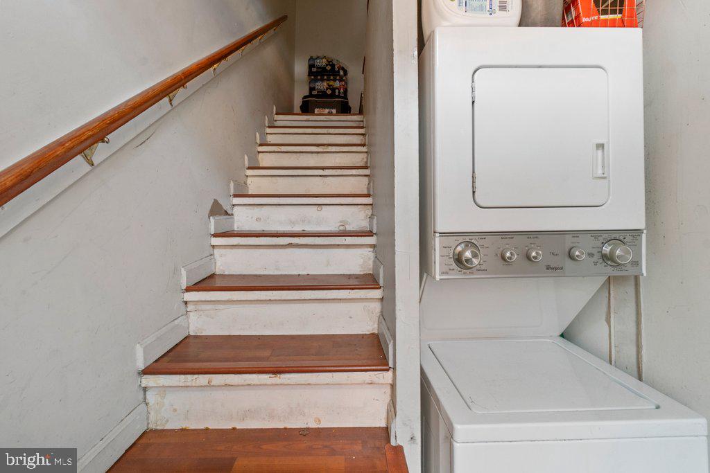 HOLLINS MARKET - Residential Income