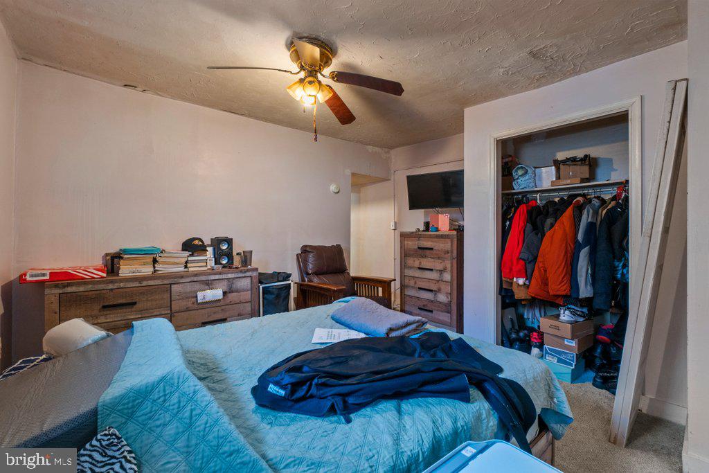 HOLLINS MARKET - Residential Income