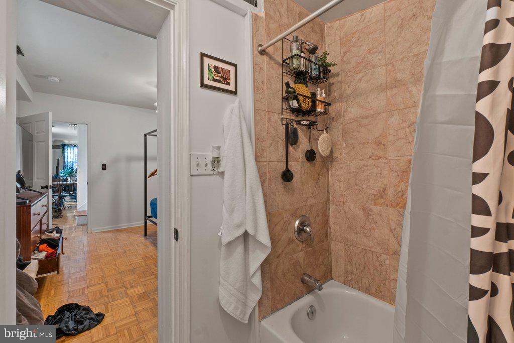 HOLLINS MARKET - Residential Income