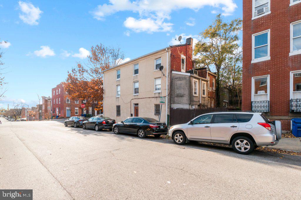 HOLLINS MARKET - Residential Income