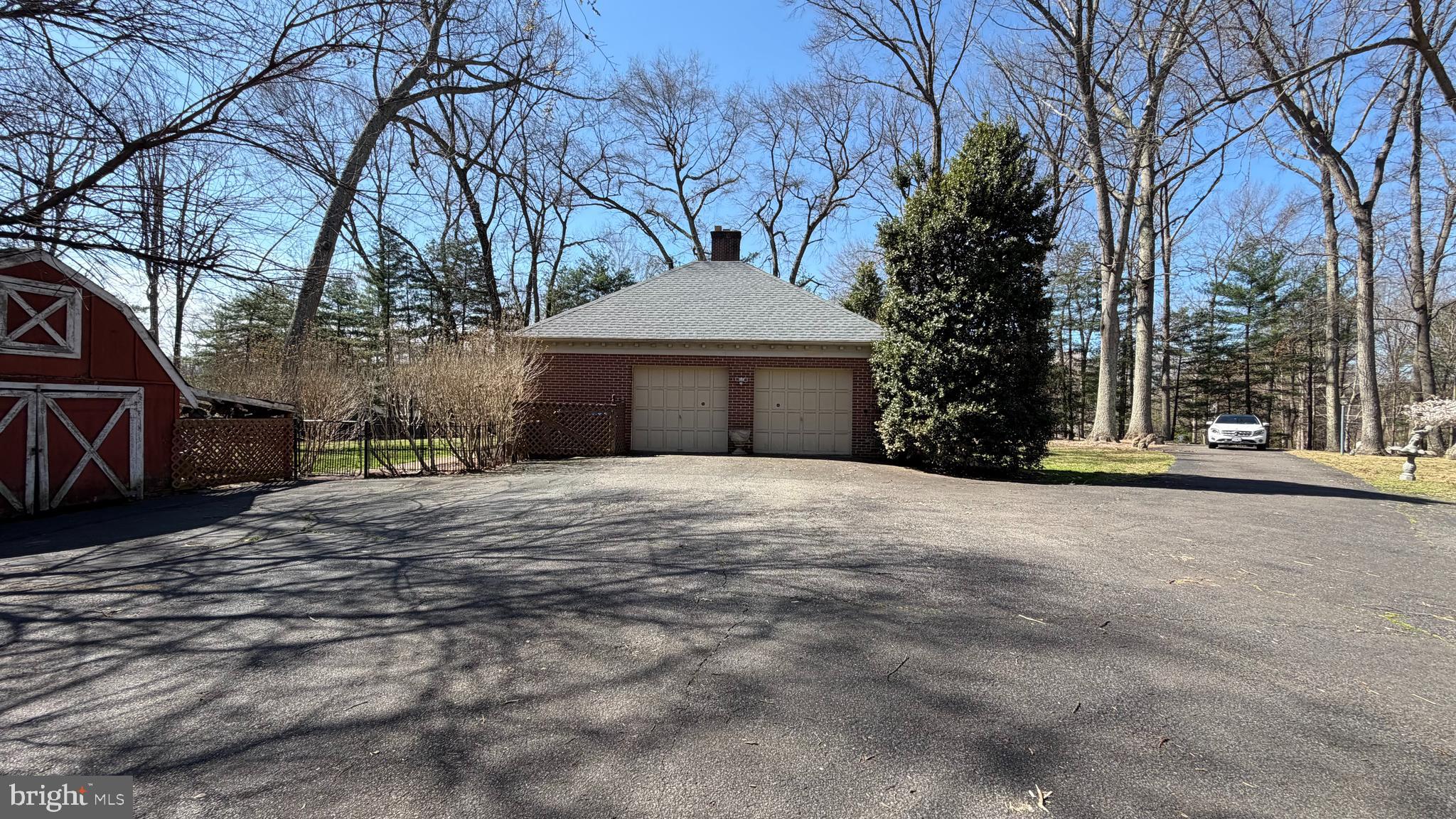 WOODSLOPE - Residential