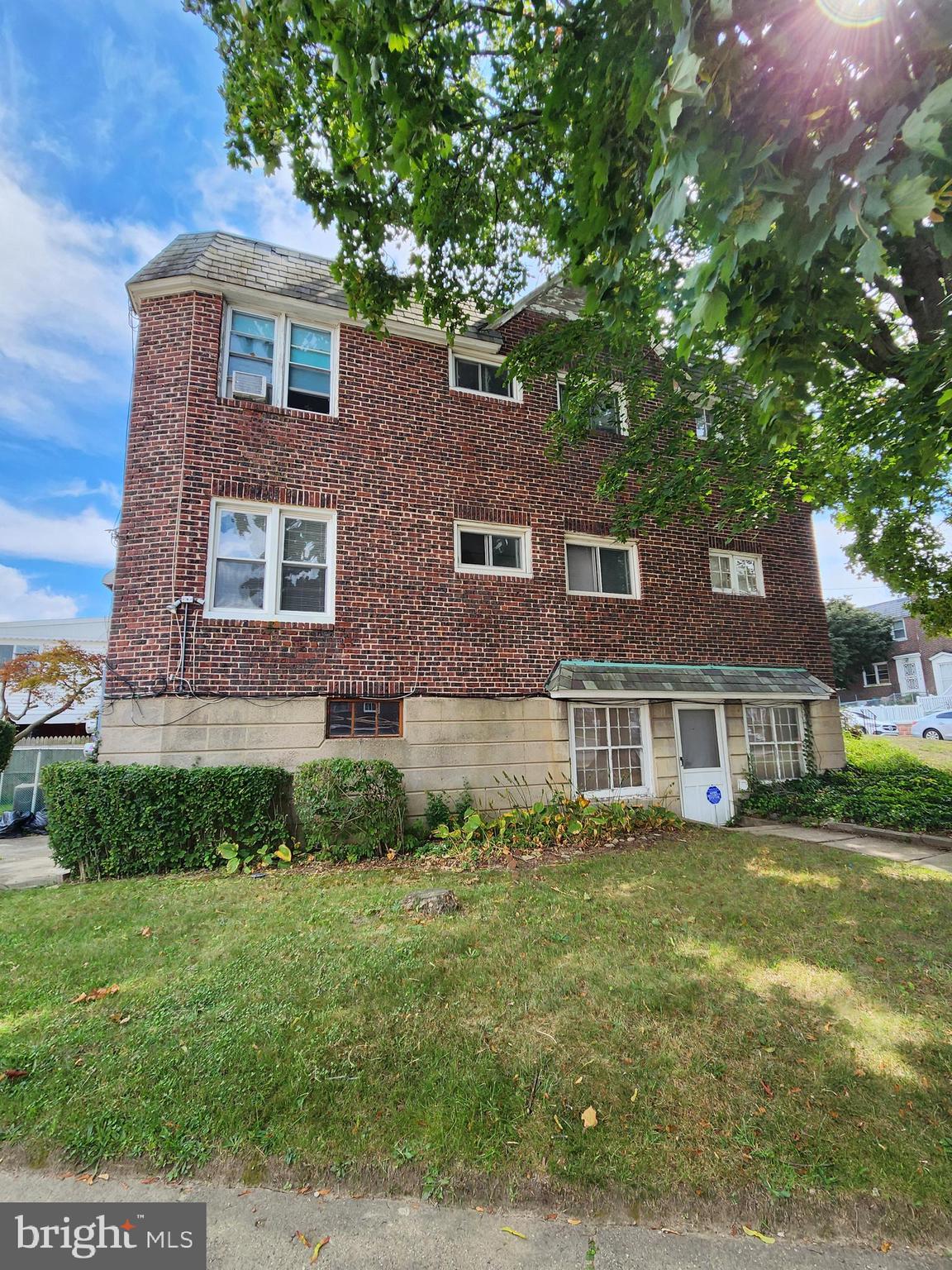 7925 CEDARBROOK AVENUE