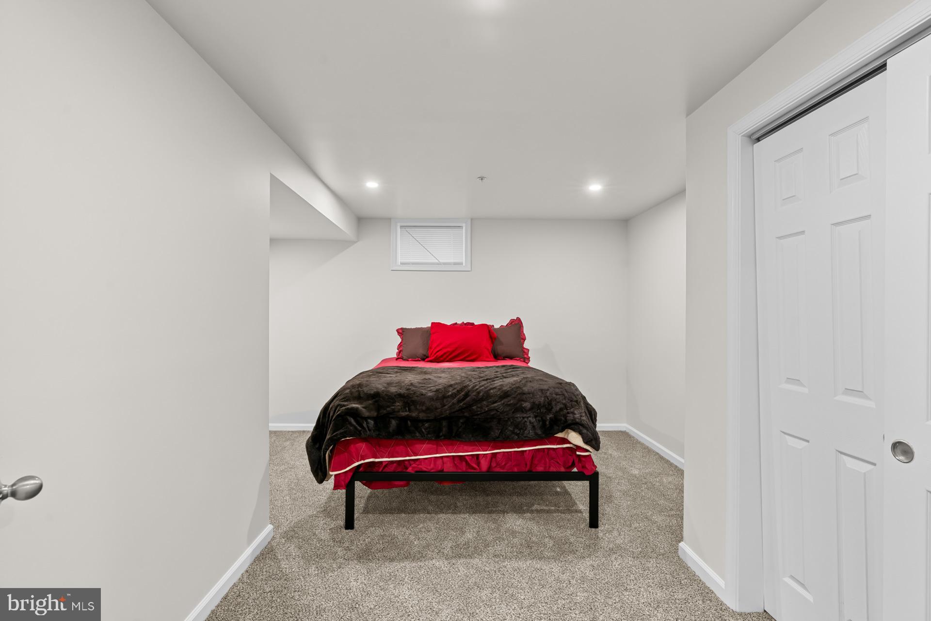 WEST FIELDS - Residential