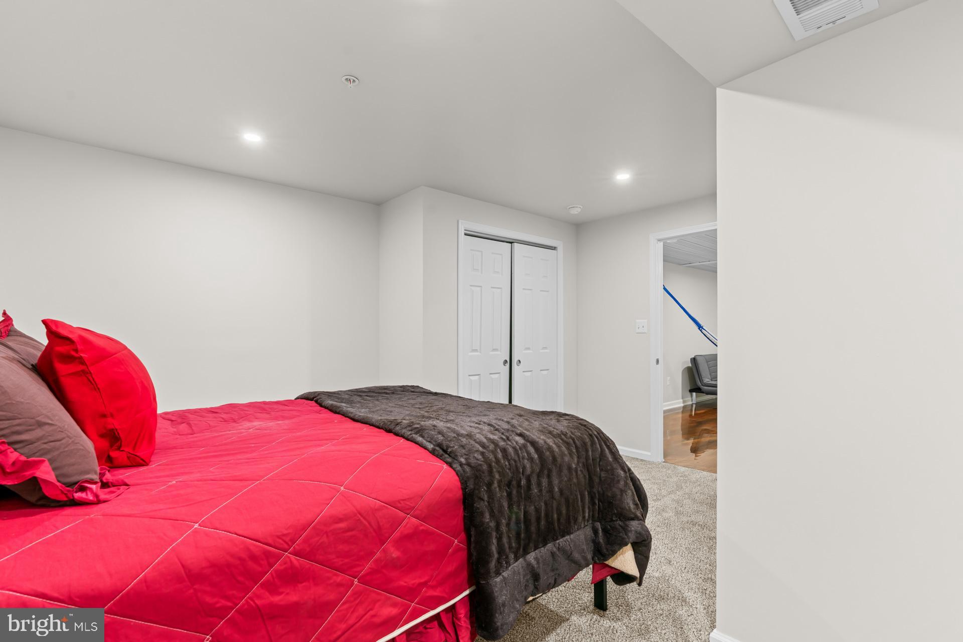 WEST FIELDS - Residential