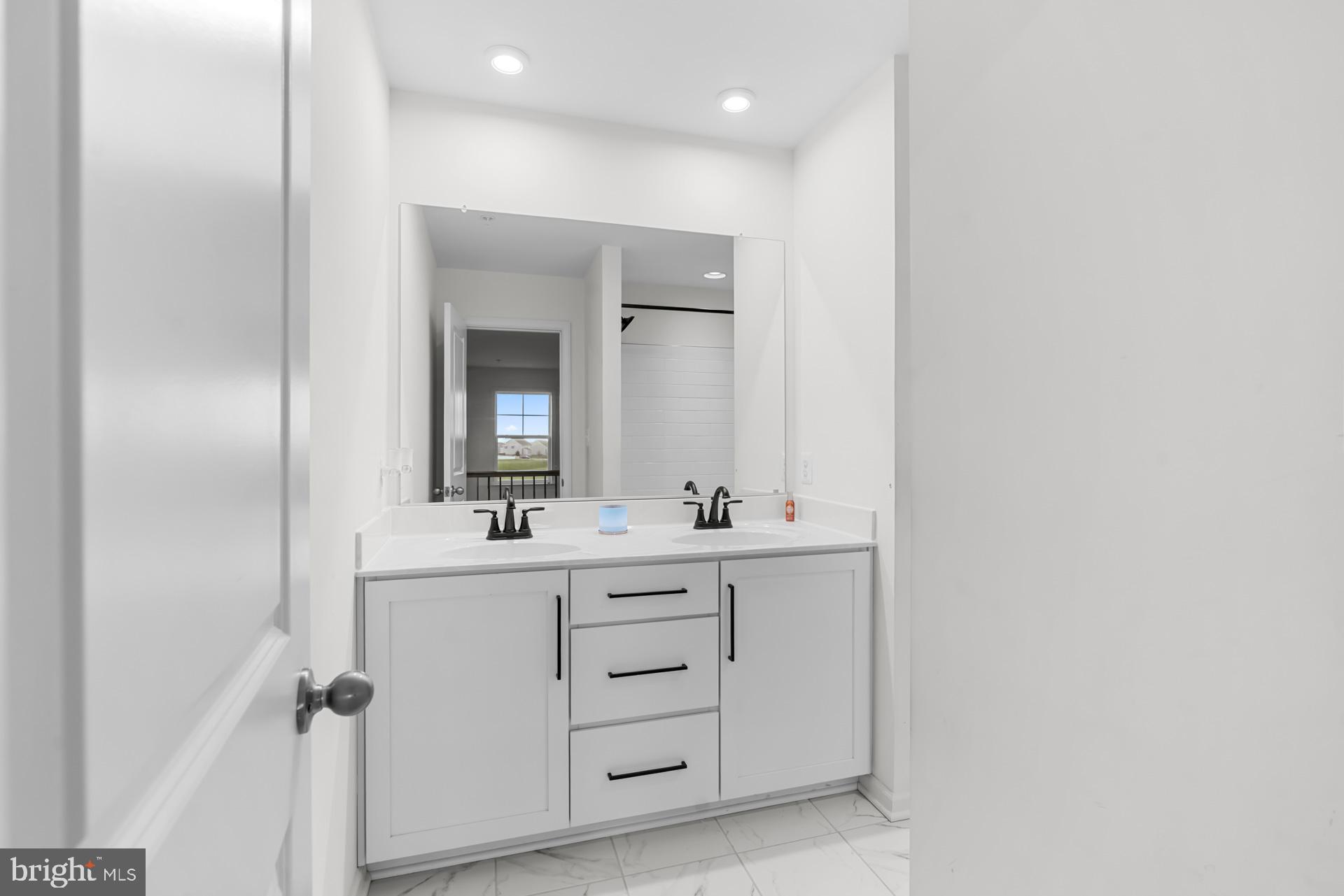 WEST FIELDS - Residential