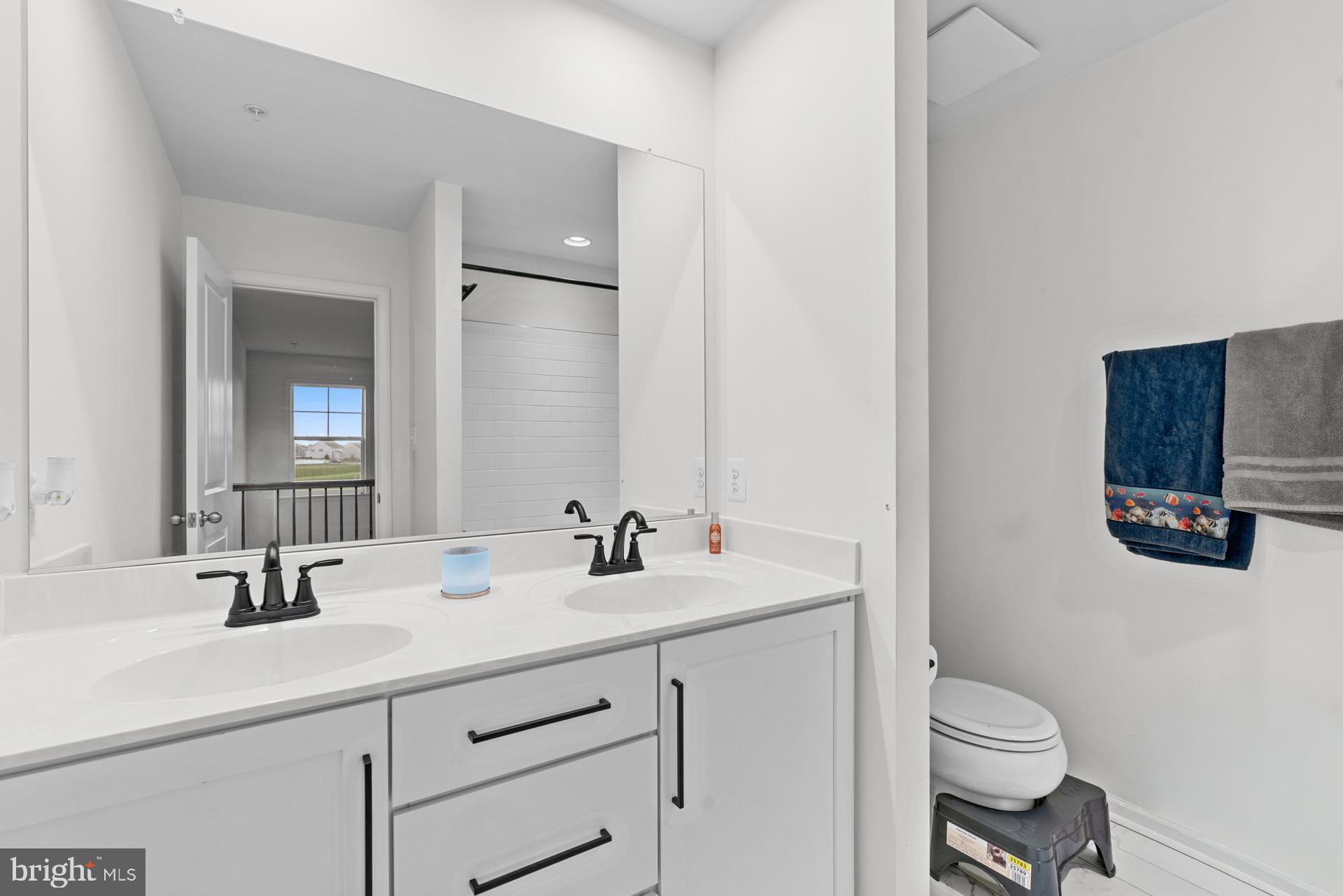 WEST FIELDS - Residential