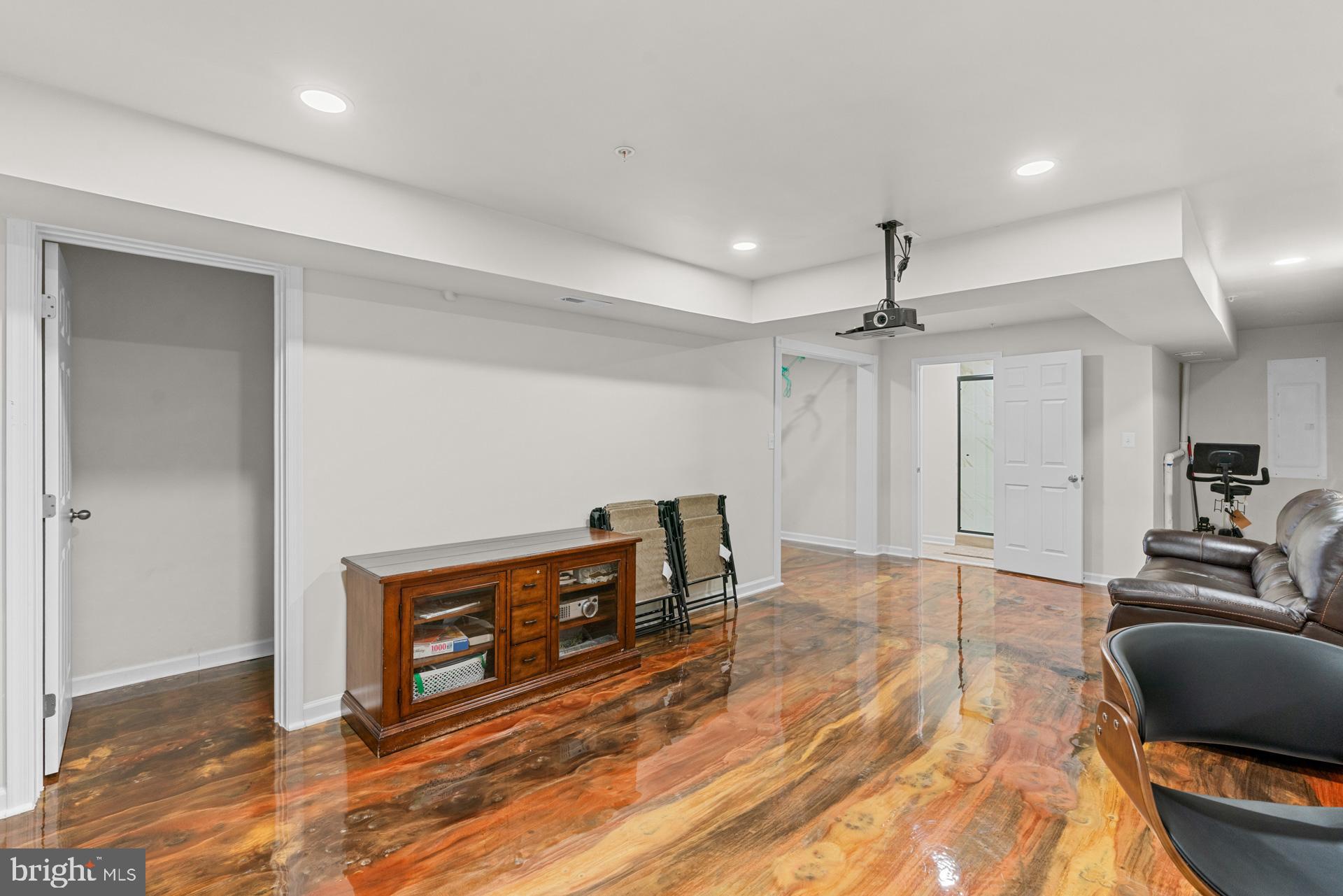 WEST FIELDS - Residential