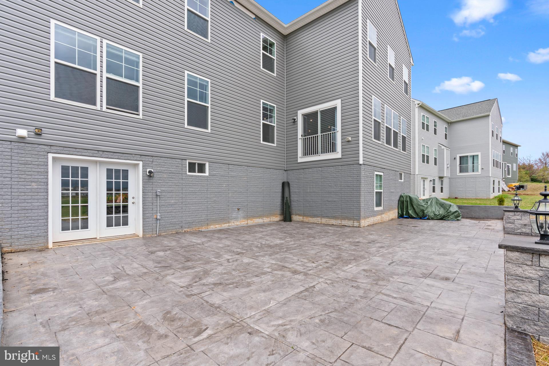 WEST FIELDS - Residential