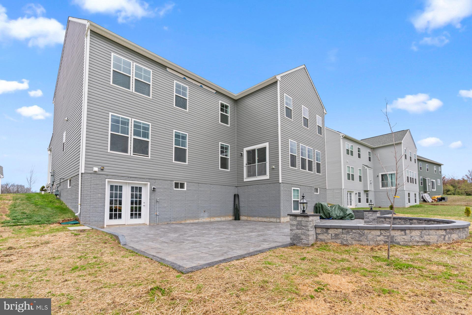 WEST FIELDS - Residential